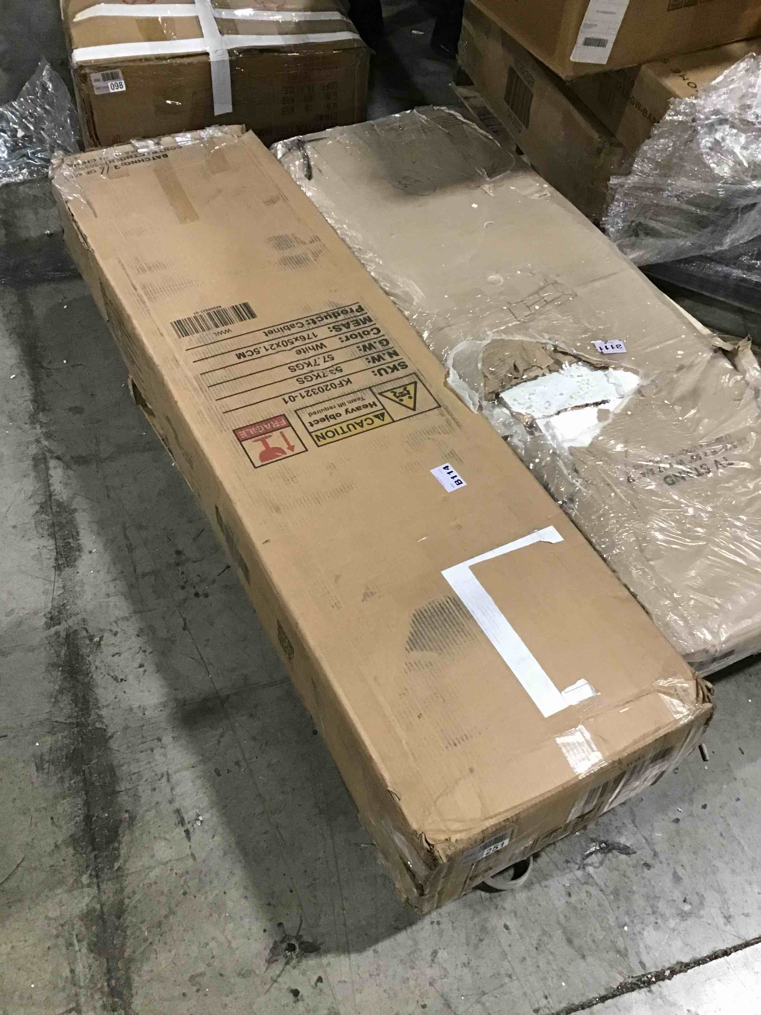 https://s3.amazonaws.com/lotting-images-prod/bidfta/RED4293189_1695836429894.jpeg