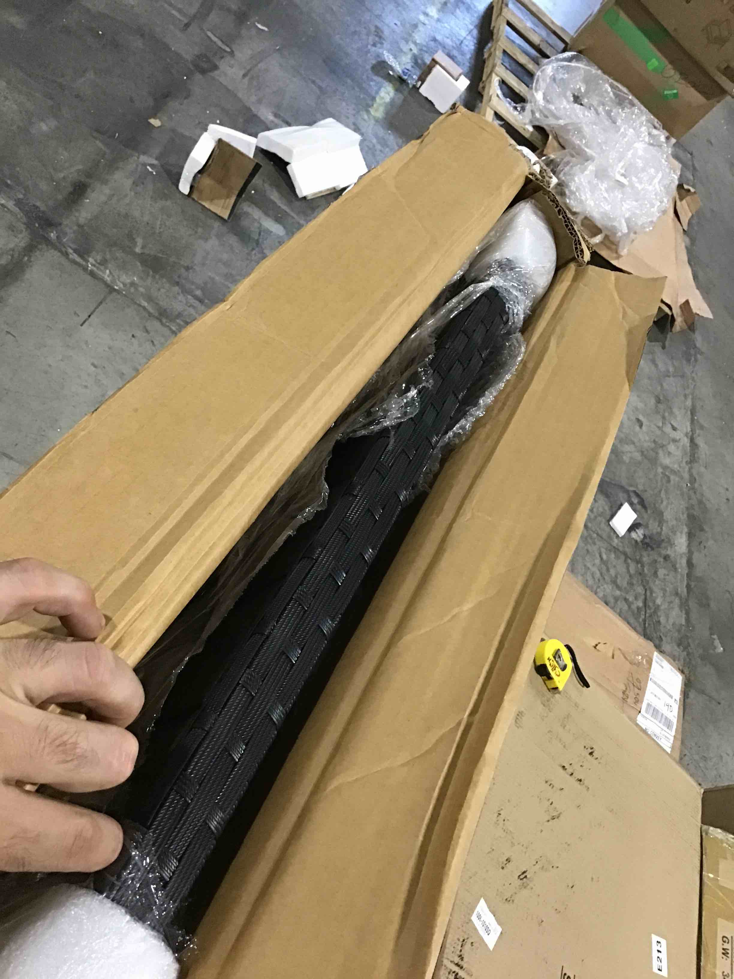 https://s3.amazonaws.com/lotting-images-prod/bidfta/RED4293456_1692723977709.jpeg