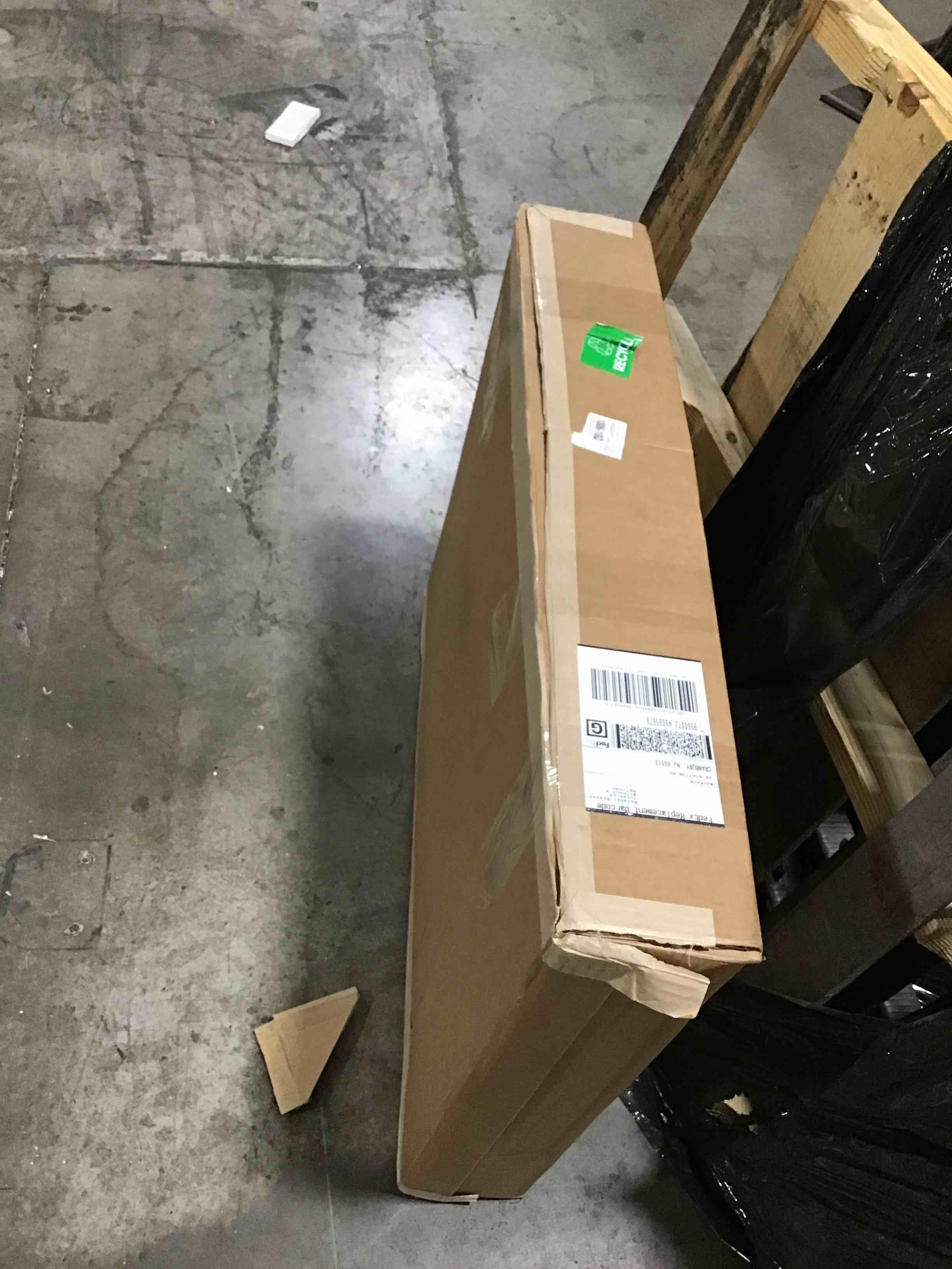 https://s3.amazonaws.com/lotting-images-prod/bidfta/RED4293464_1692725390672.jpeg