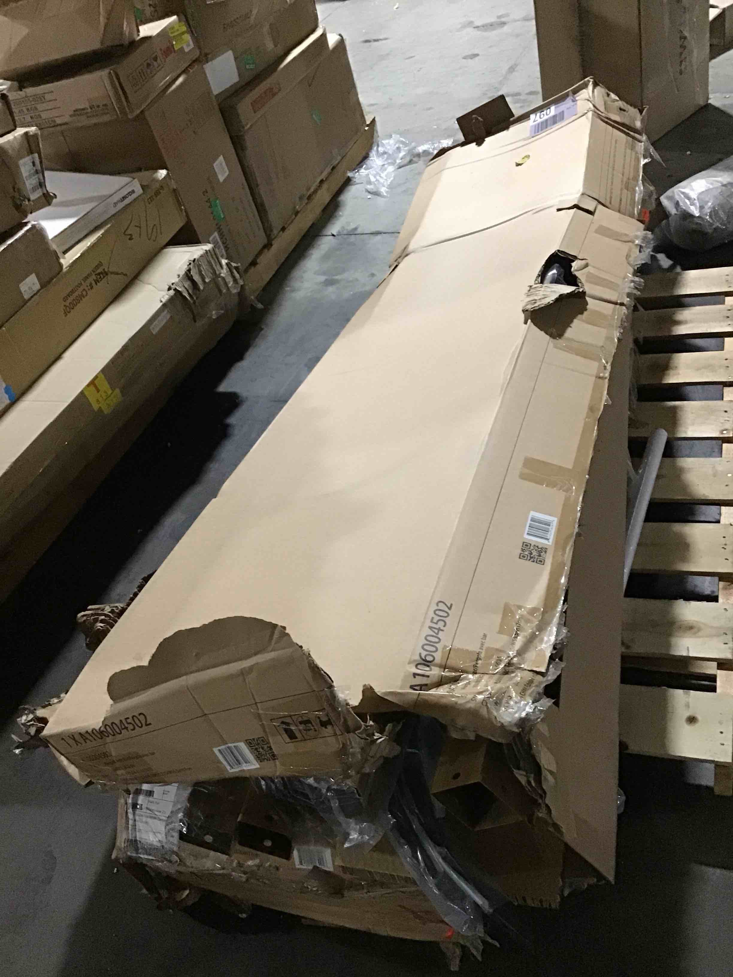 https://s3.amazonaws.com/lotting-images-prod/bidfta/RED4293591_1692875732639.jpeg