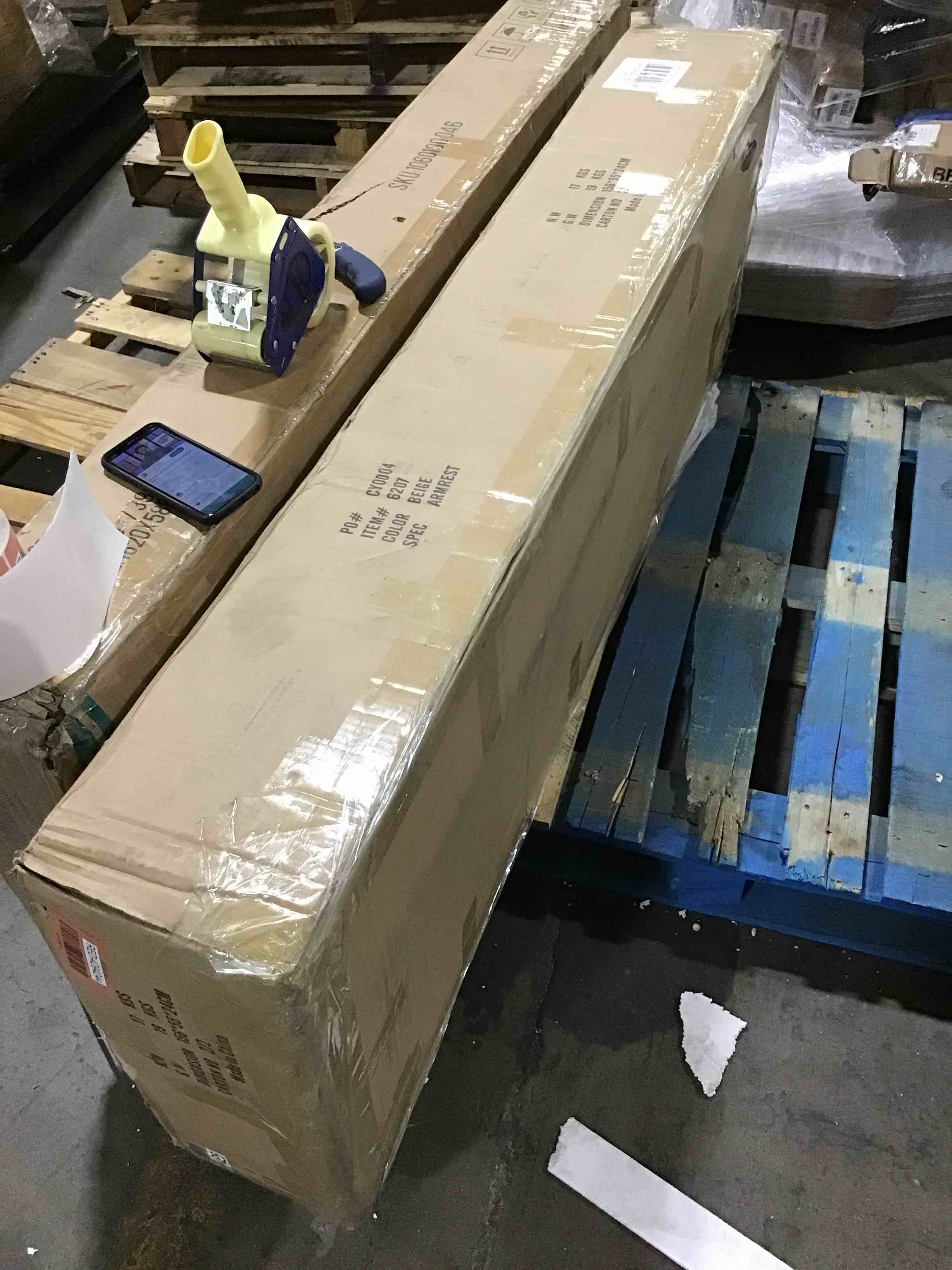 https://s3.amazonaws.com/lotting-images-prod/bidfta/RED4294244_1693507023350.jpeg