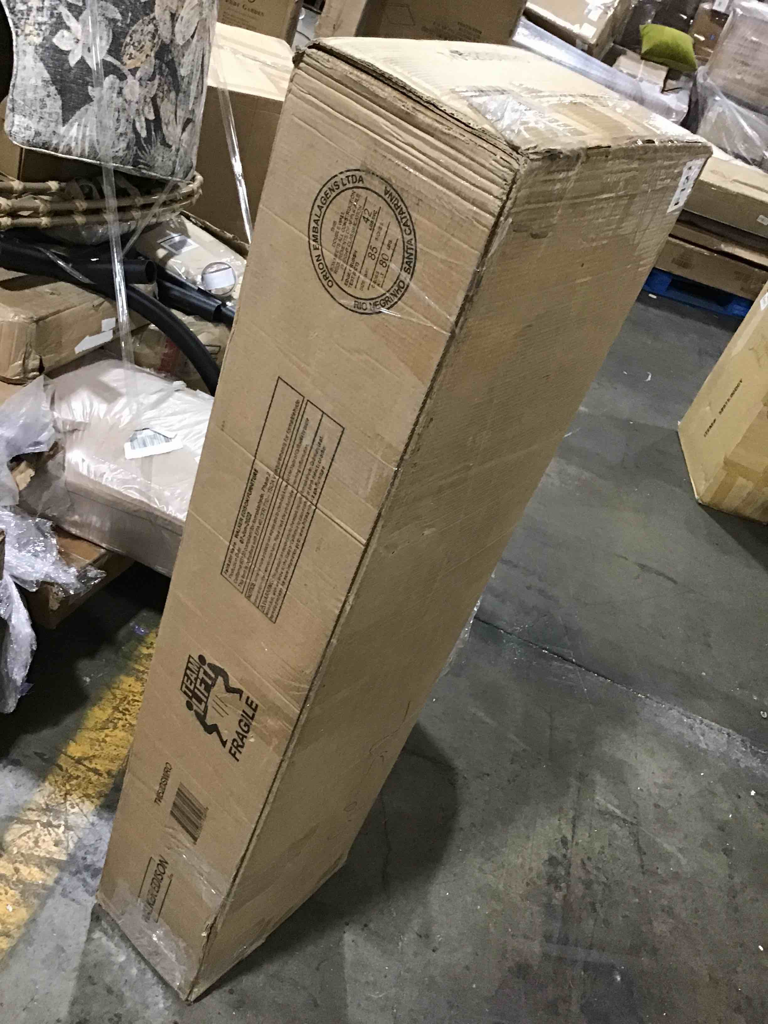 https://s3.amazonaws.com/lotting-images-prod/bidfta/RED4294251_1693508817348.jpeg