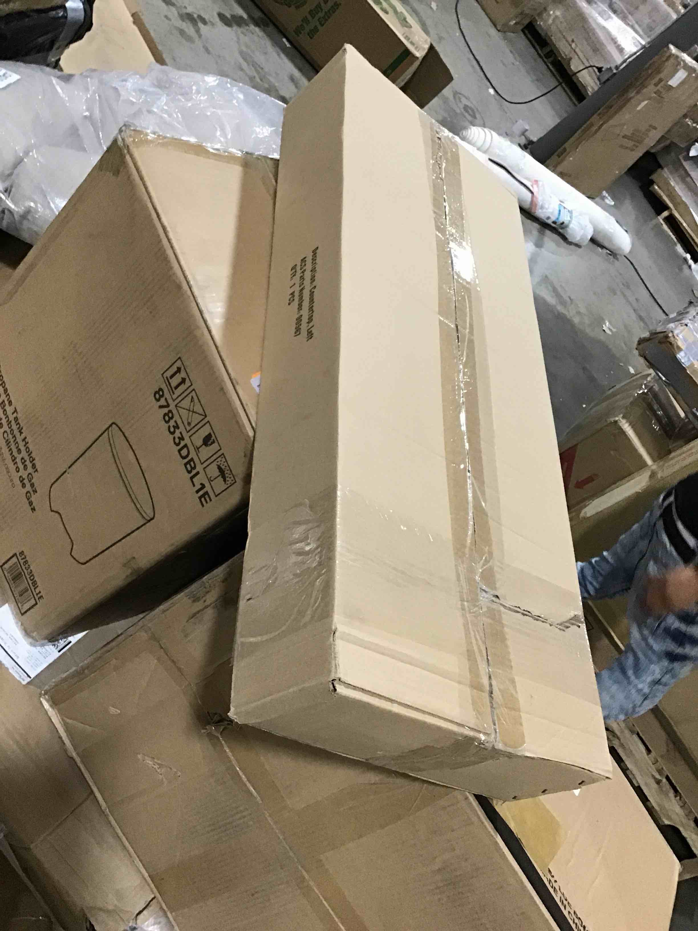 https://s3.amazonaws.com/lotting-images-prod/bidfta/RED4294266_1693512674502.jpeg