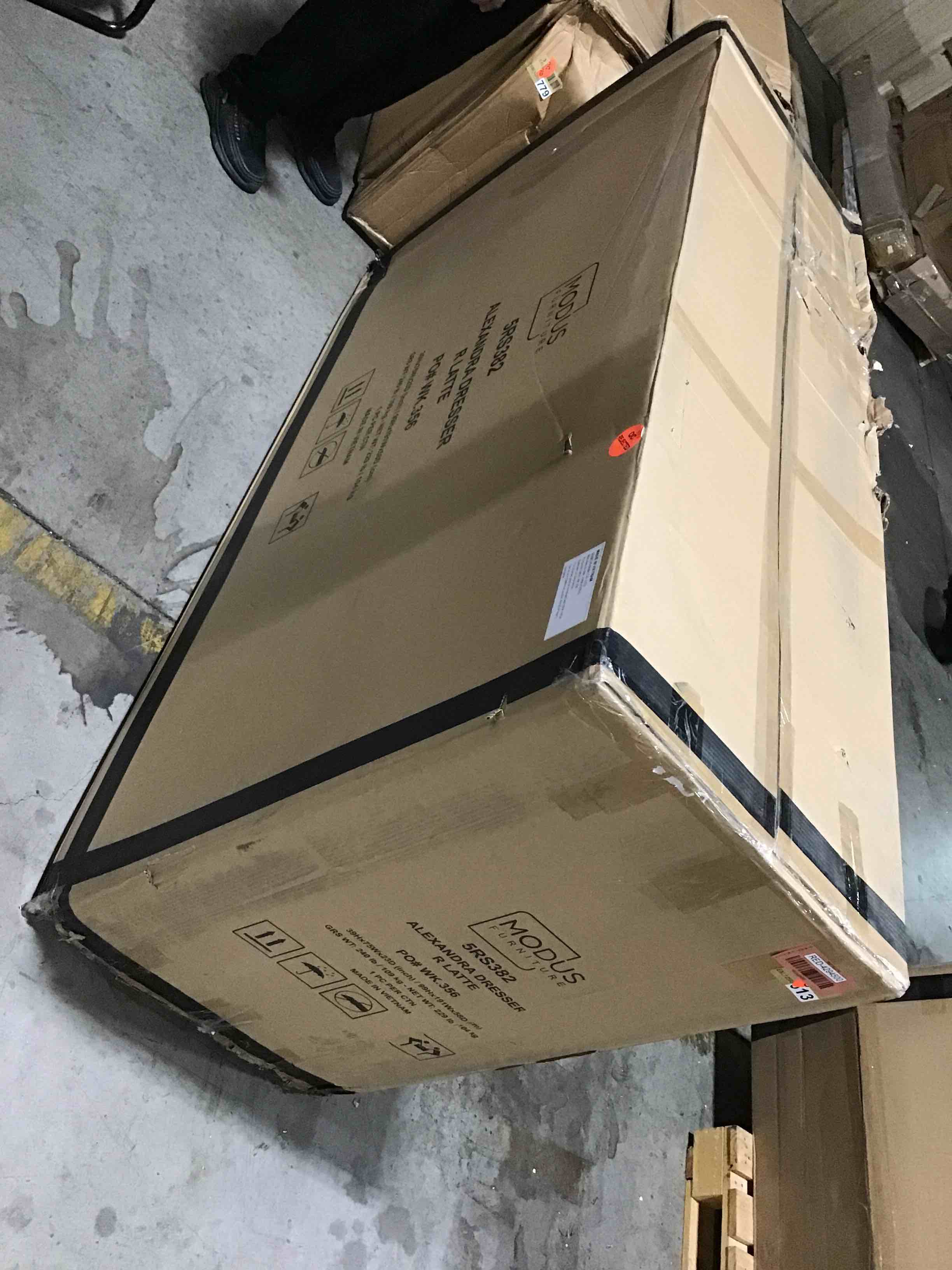 https://s3.amazonaws.com/lotting-images-prod/bidfta/RED4294500_1694018231488.jpeg
