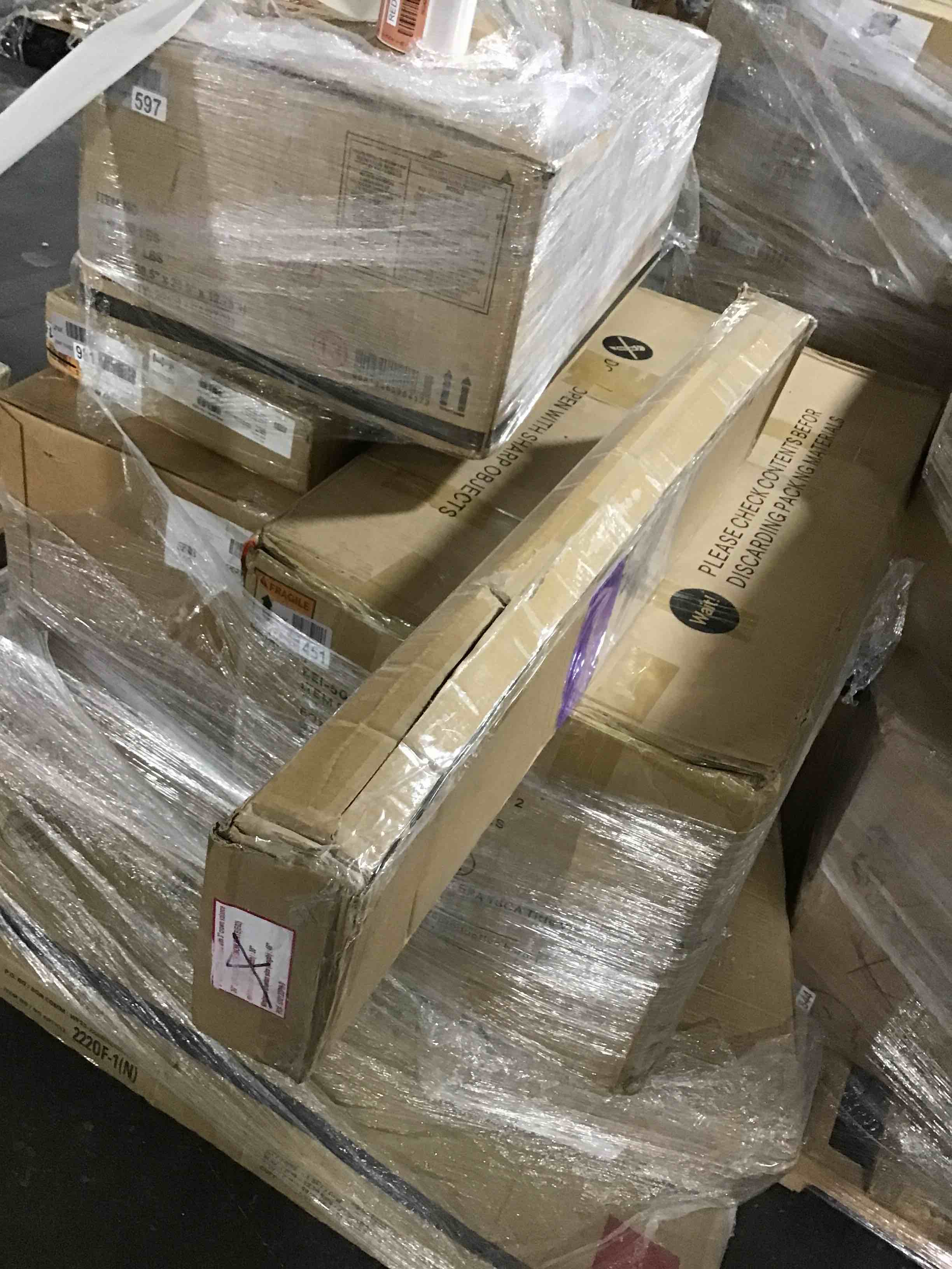 https://s3.amazonaws.com/lotting-images-prod/bidfta/RED4294663_1694183633201.jpeg