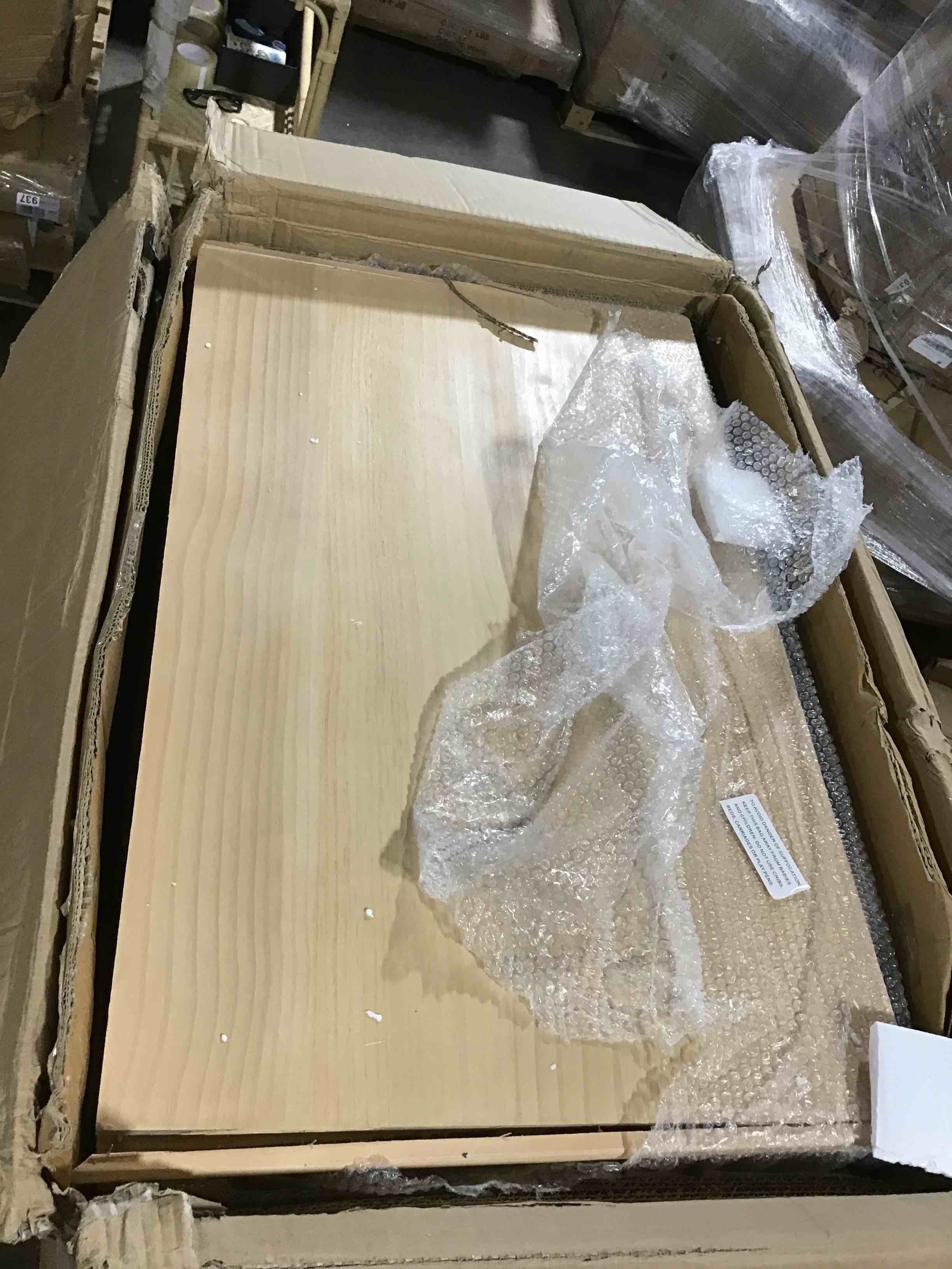 https://s3.amazonaws.com/lotting-images-prod/bidfta/RED4294926_1694539874376.jpeg