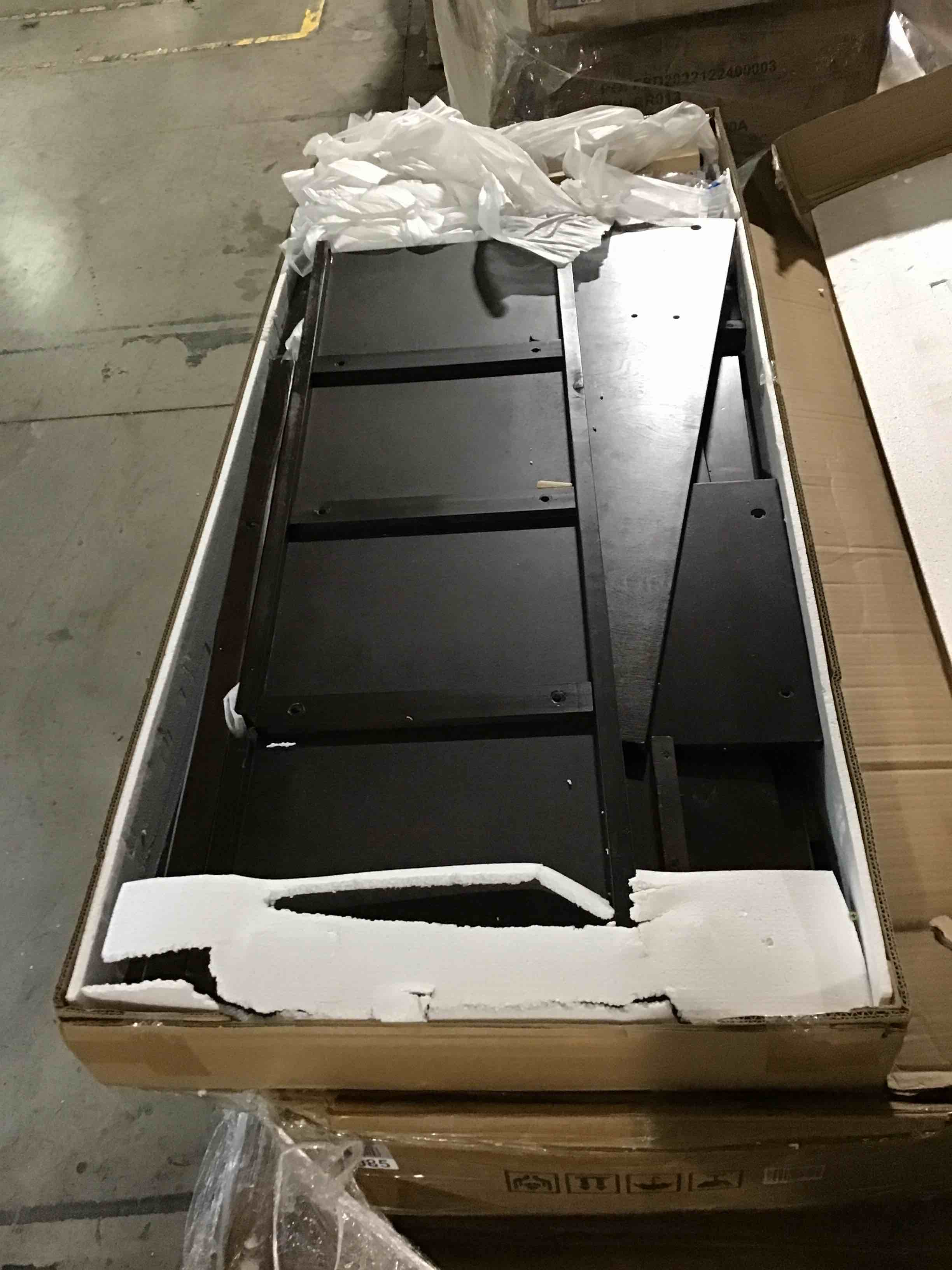 https://s3.amazonaws.com/lotting-images-prod/bidfta/RED4295256_1692709634672.jpeg
