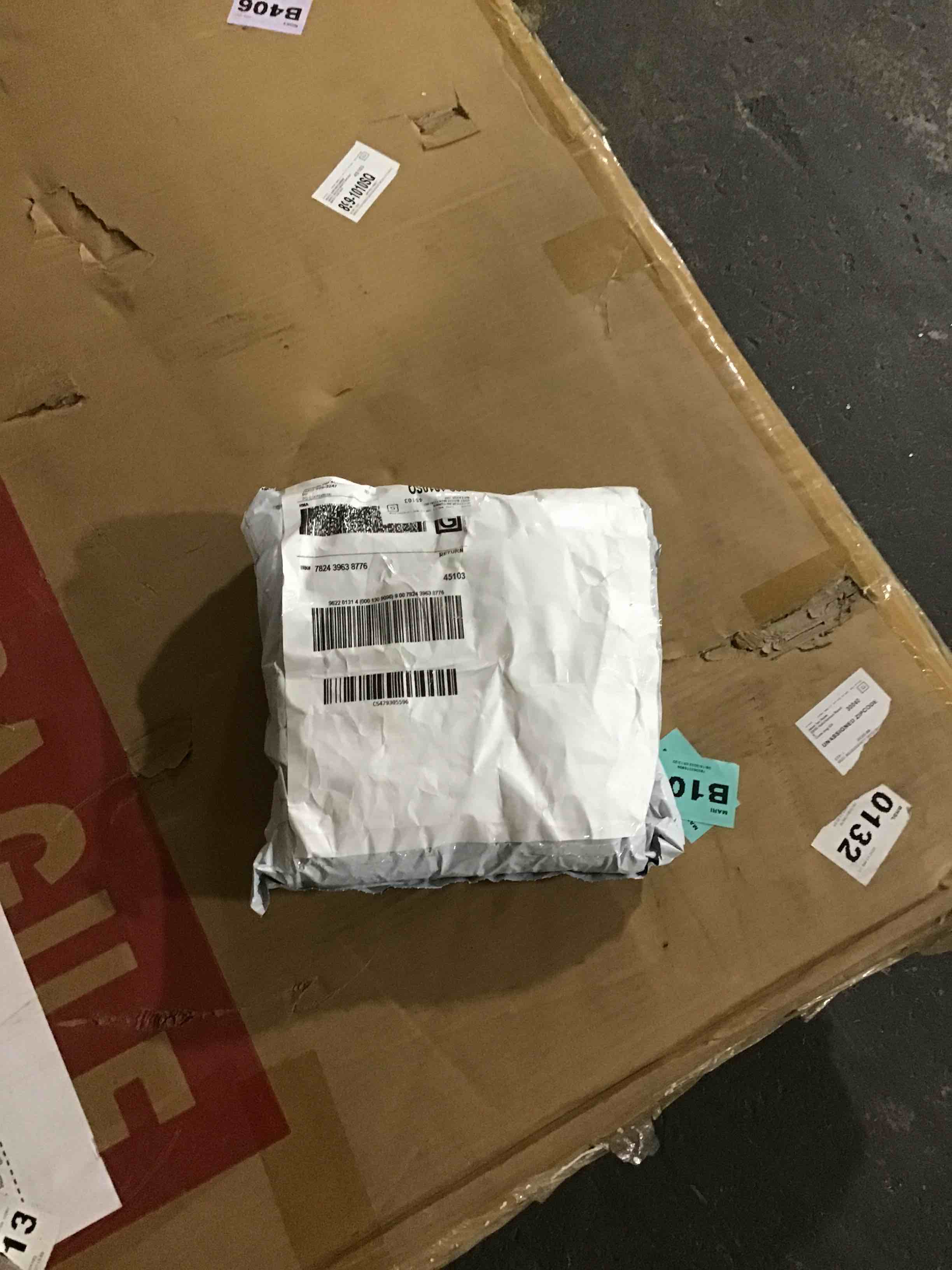 https://s3.amazonaws.com/lotting-images-prod/bidfta/RED4295554_1694028061360.jpeg