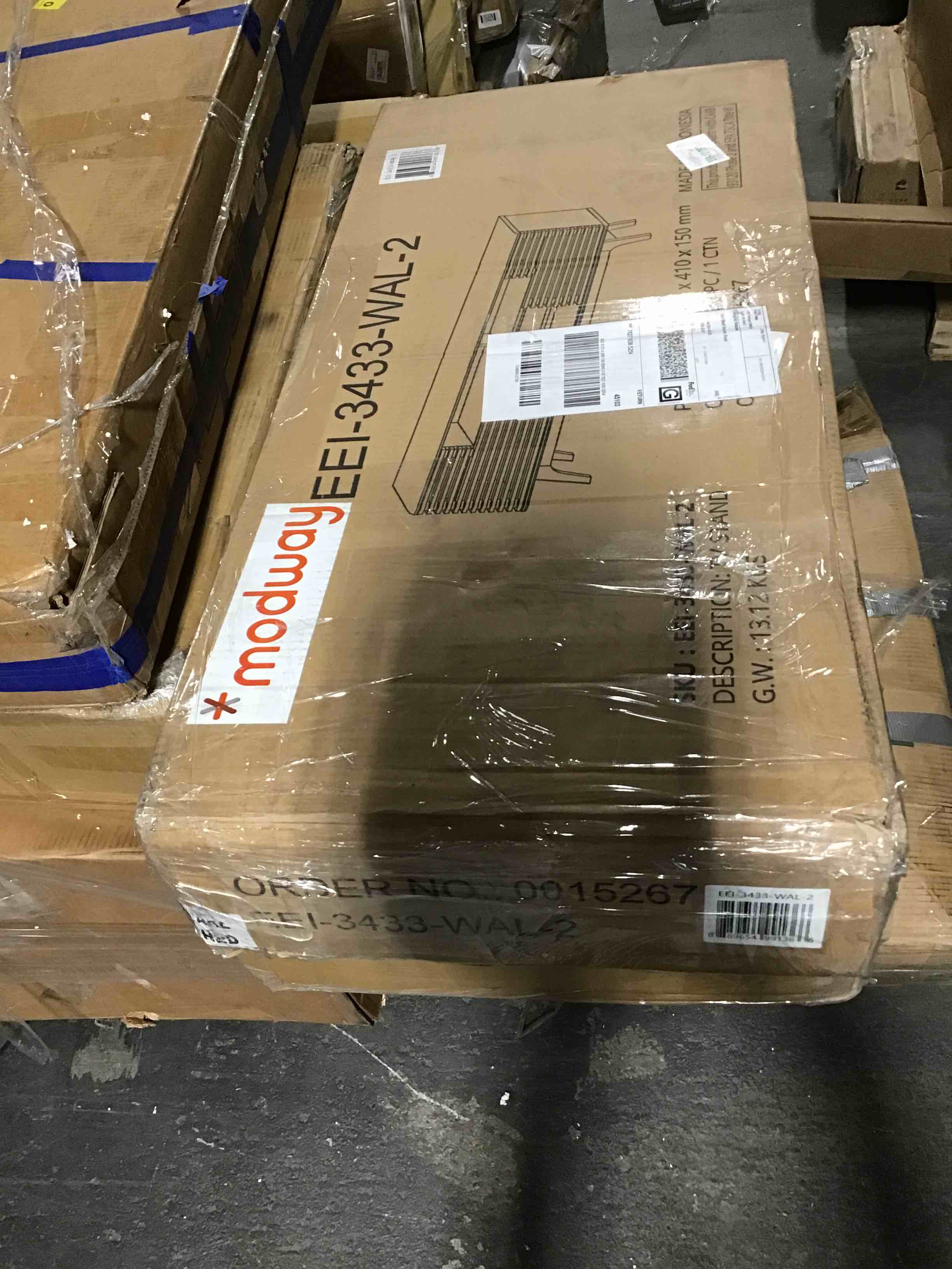 https://s3.amazonaws.com/lotting-images-prod/bidfta/RED4296319_1695396287439.jpeg