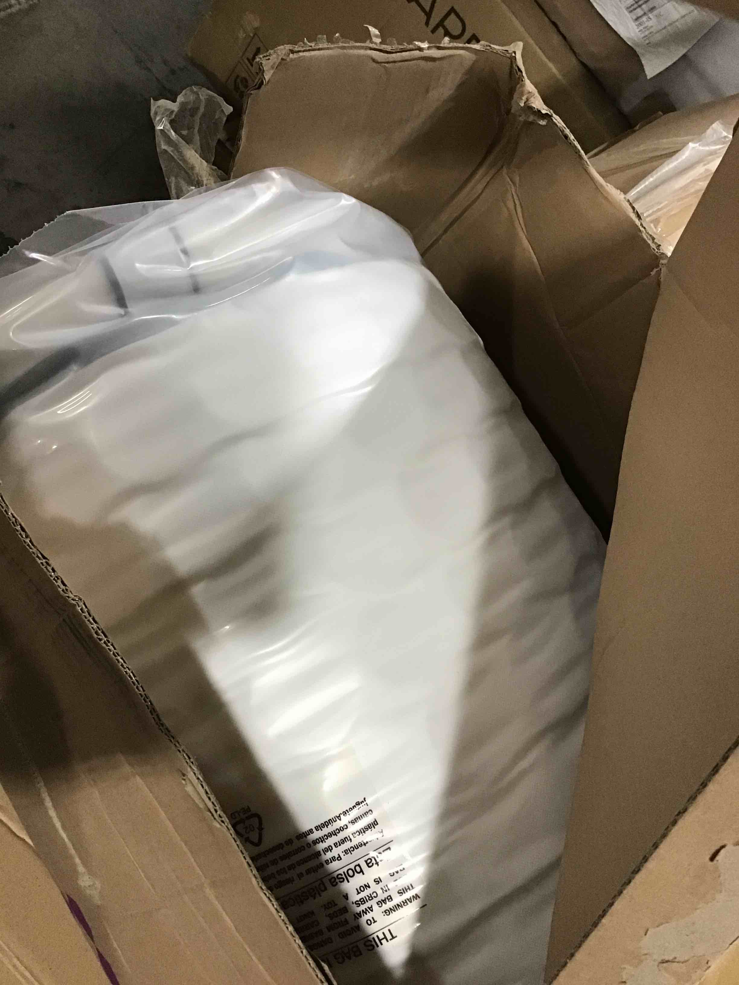 https://s3.amazonaws.com/lotting-images-prod/bidfta/RED4296518_1693233615449.jpeg