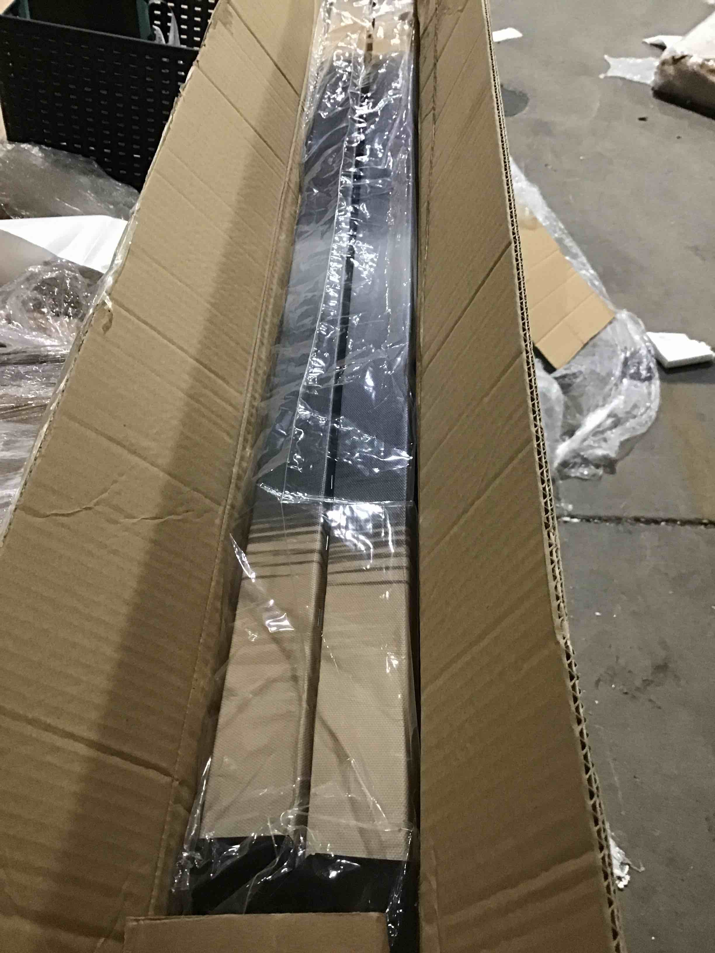 https://s3.amazonaws.com/lotting-images-prod/bidfta/RED4297221_1693926896676.jpeg