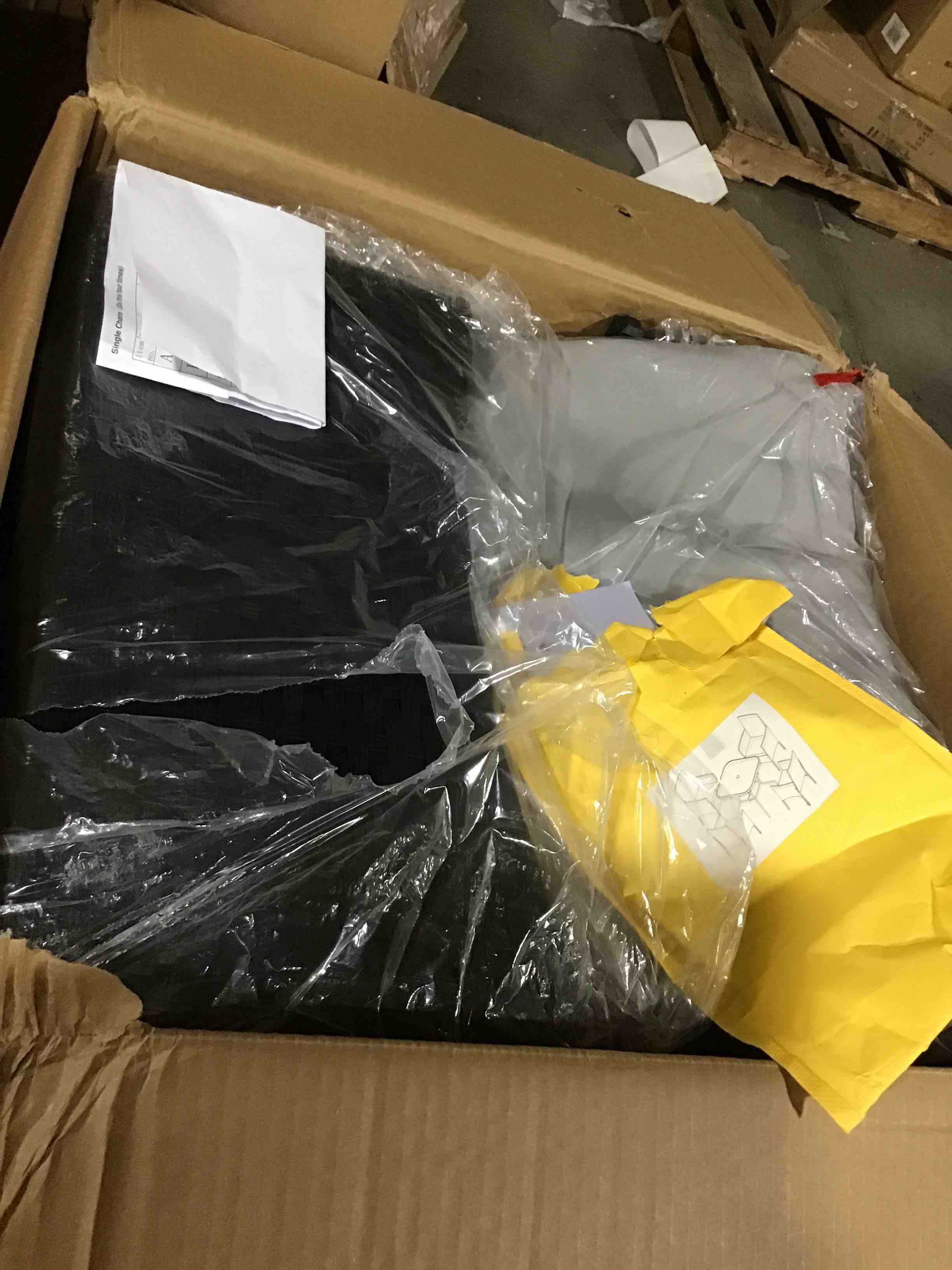https://s3.amazonaws.com/lotting-images-prod/bidfta/RED4297556_1694188162124.jpeg