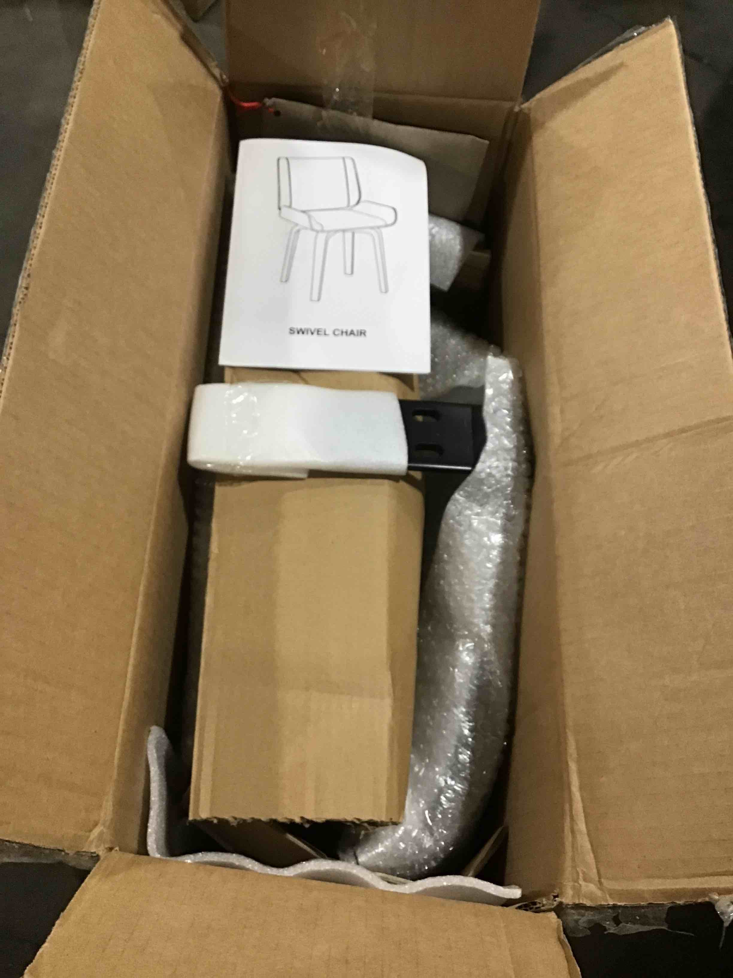 https://s3.amazonaws.com/lotting-images-prod/bidfta/RED4297575_1694200153352.jpeg