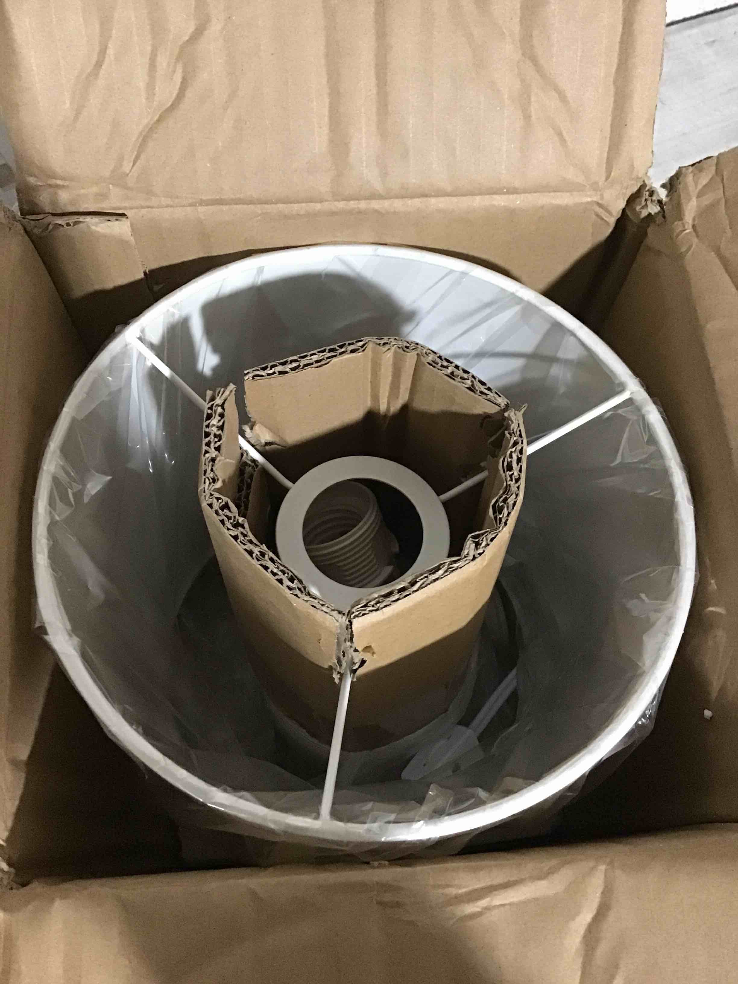 https://s3.amazonaws.com/lotting-images-prod/bidfta/RED4298181_1690805280714.jpeg