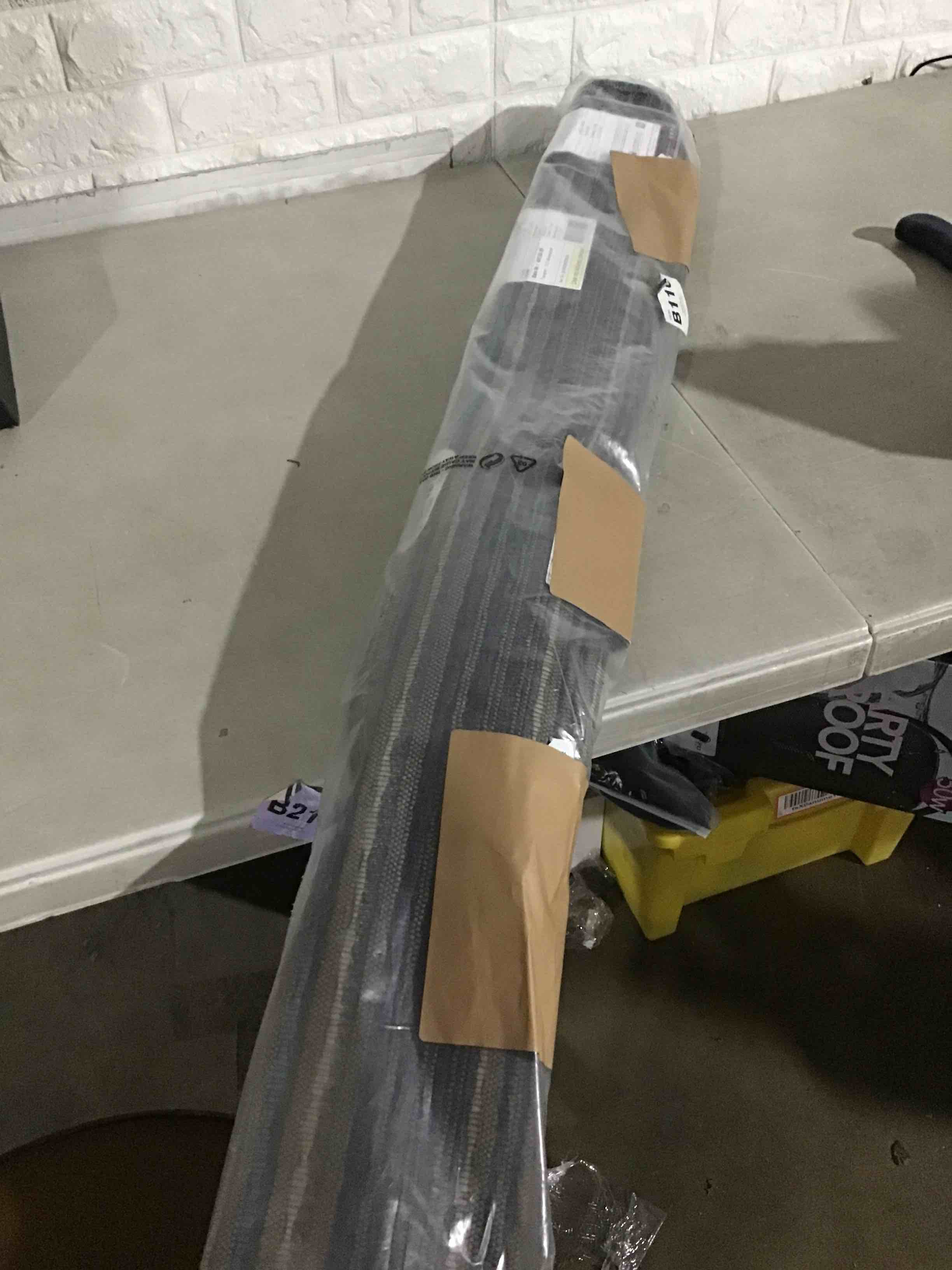 https://s3.amazonaws.com/lotting-images-prod/bidfta/RED4298476_1691006992956.jpeg