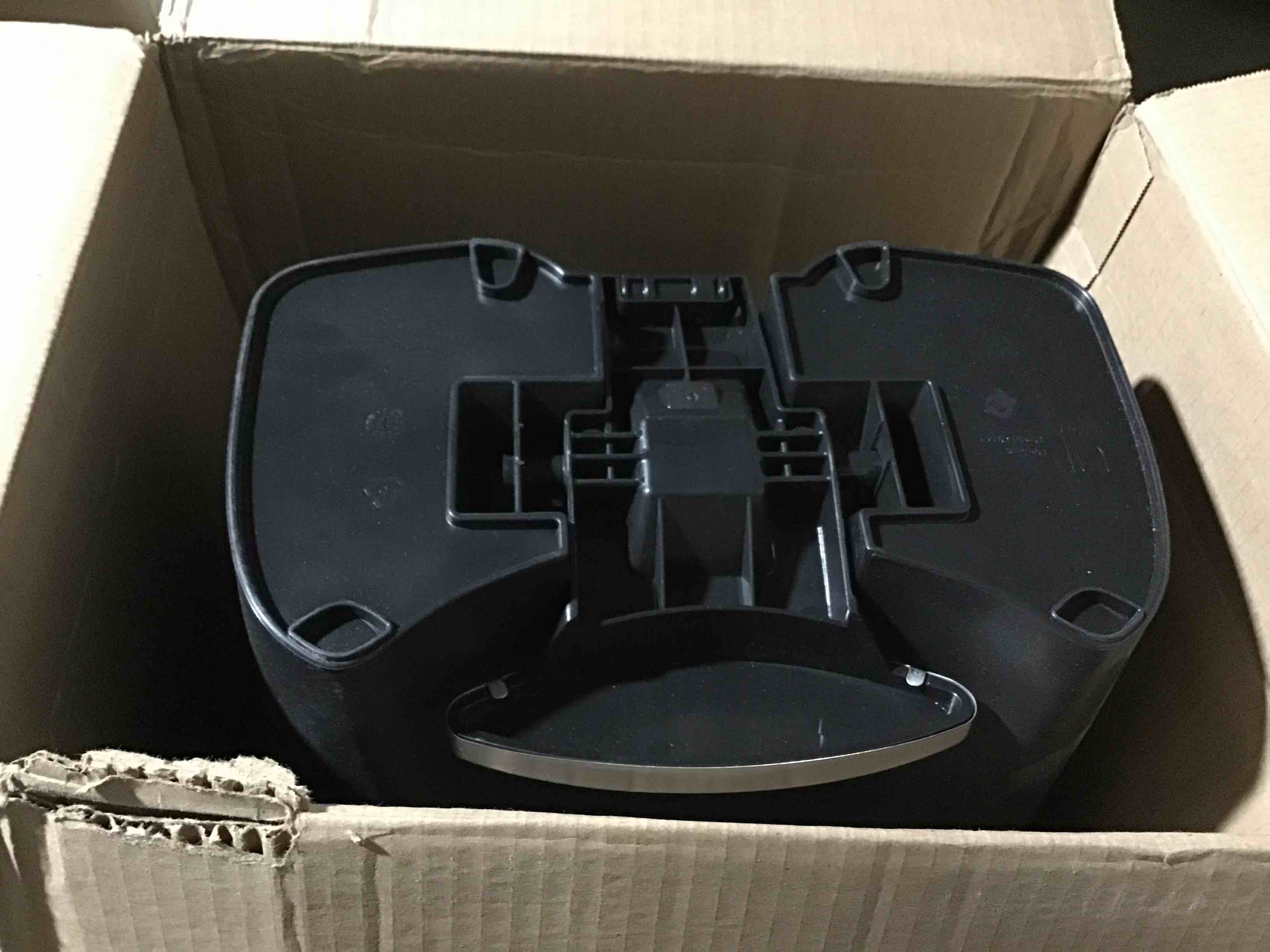 https://s3.amazonaws.com/lotting-images-prod/bidfta/RED4298892_1691427158484.jpeg