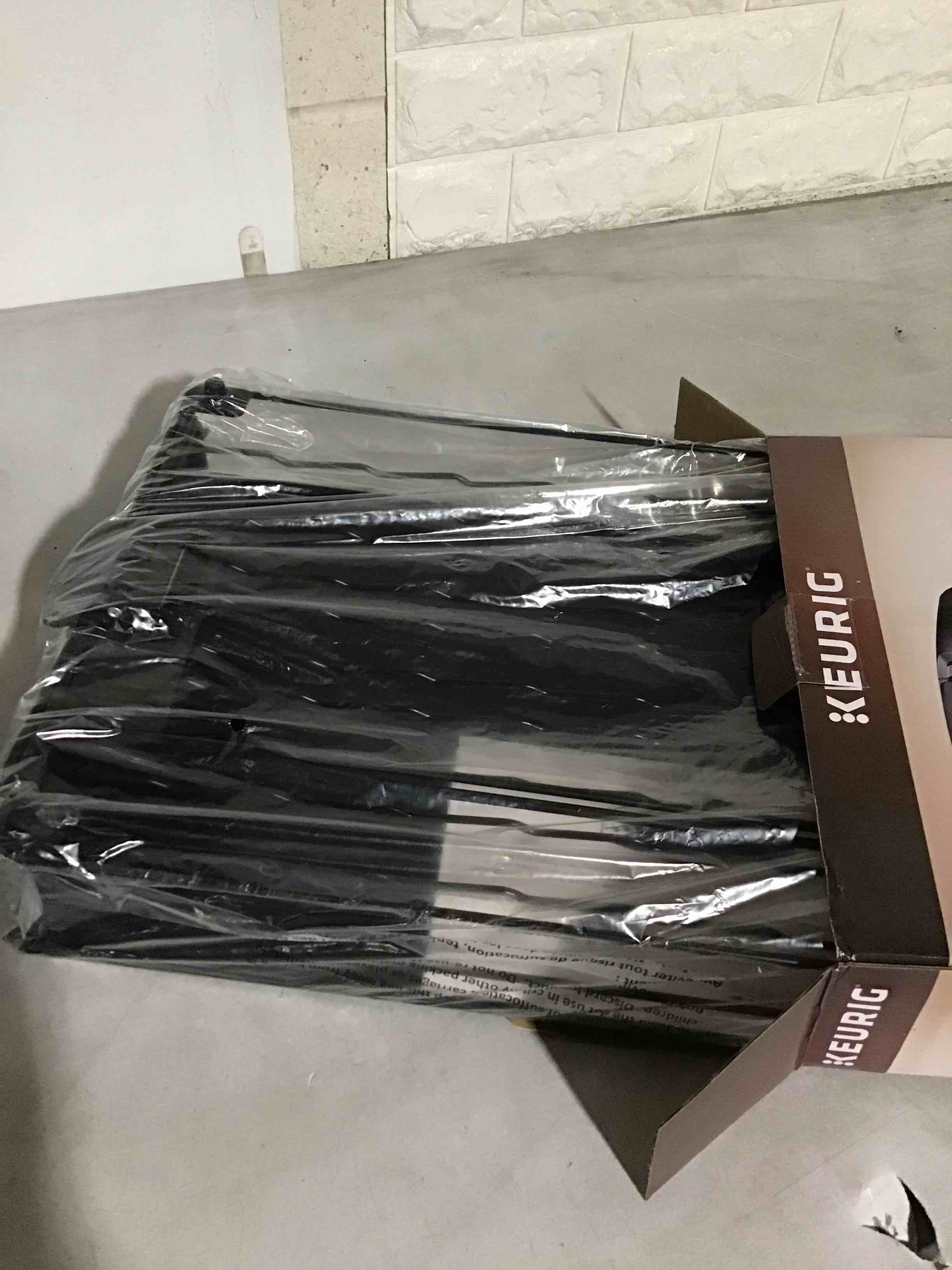 https://s3.amazonaws.com/lotting-images-prod/bidfta/RED4299228_1692366749358.jpeg