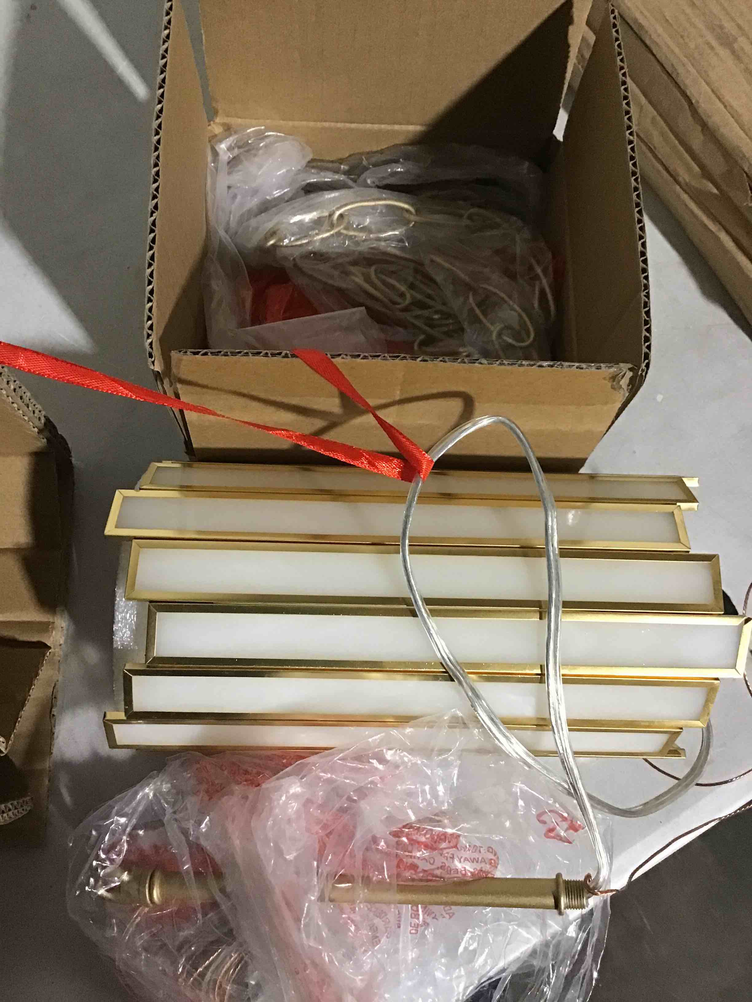 https://s3.amazonaws.com/lotting-images-prod/bidfta/RED4299433_1693323036740.jpeg