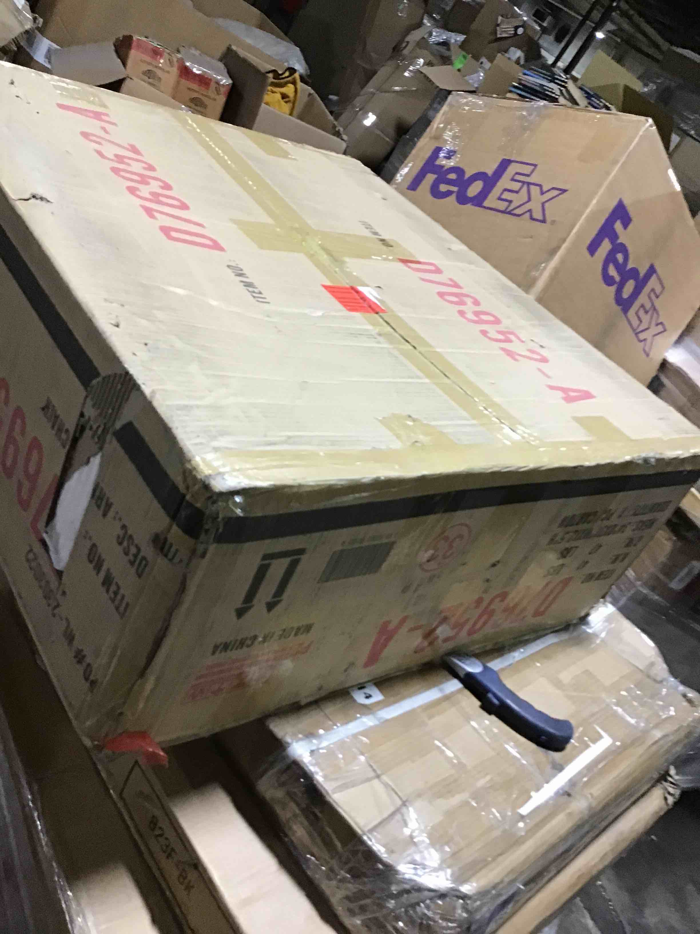 https://s3.amazonaws.com/lotting-images-prod/bidfta/RED4299872_1690563323609.jpeg