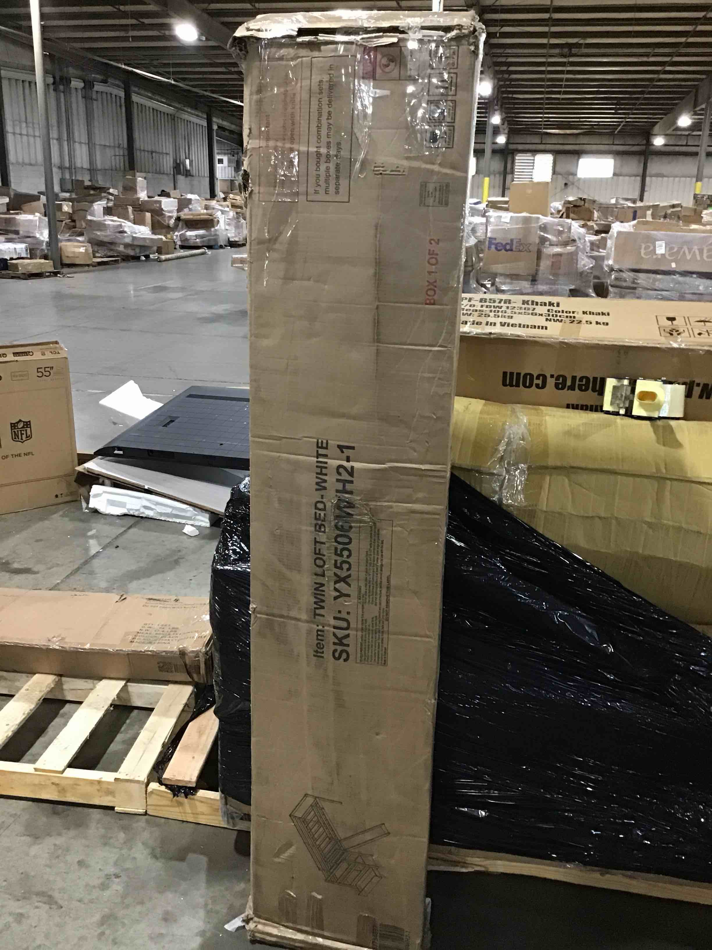 https://s3.amazonaws.com/lotting-images-prod/bidfta/RED4301436_1693338654043.jpeg