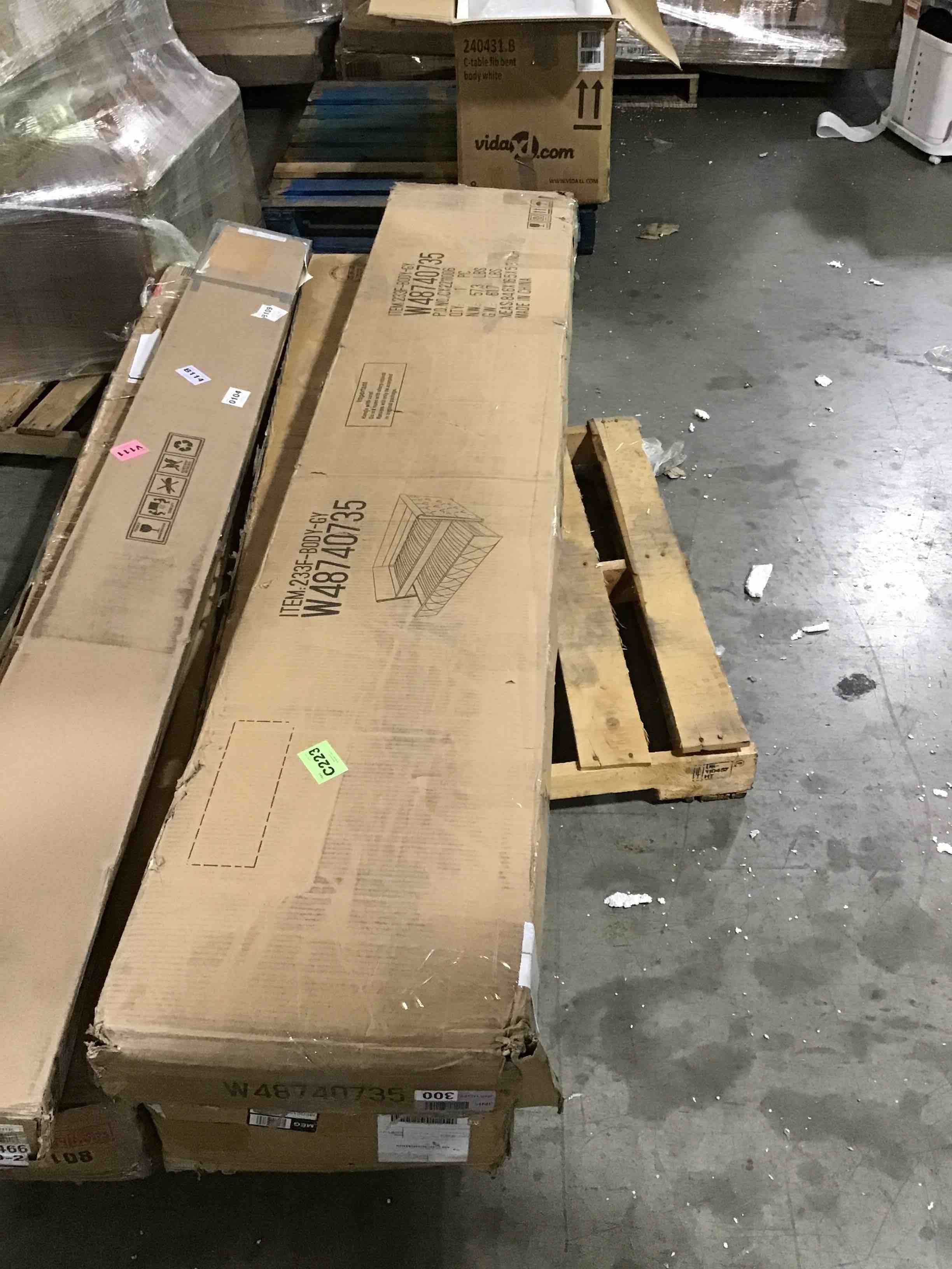 https://s3.amazonaws.com/lotting-images-prod/bidfta/RED4301457_1693403712055.jpeg