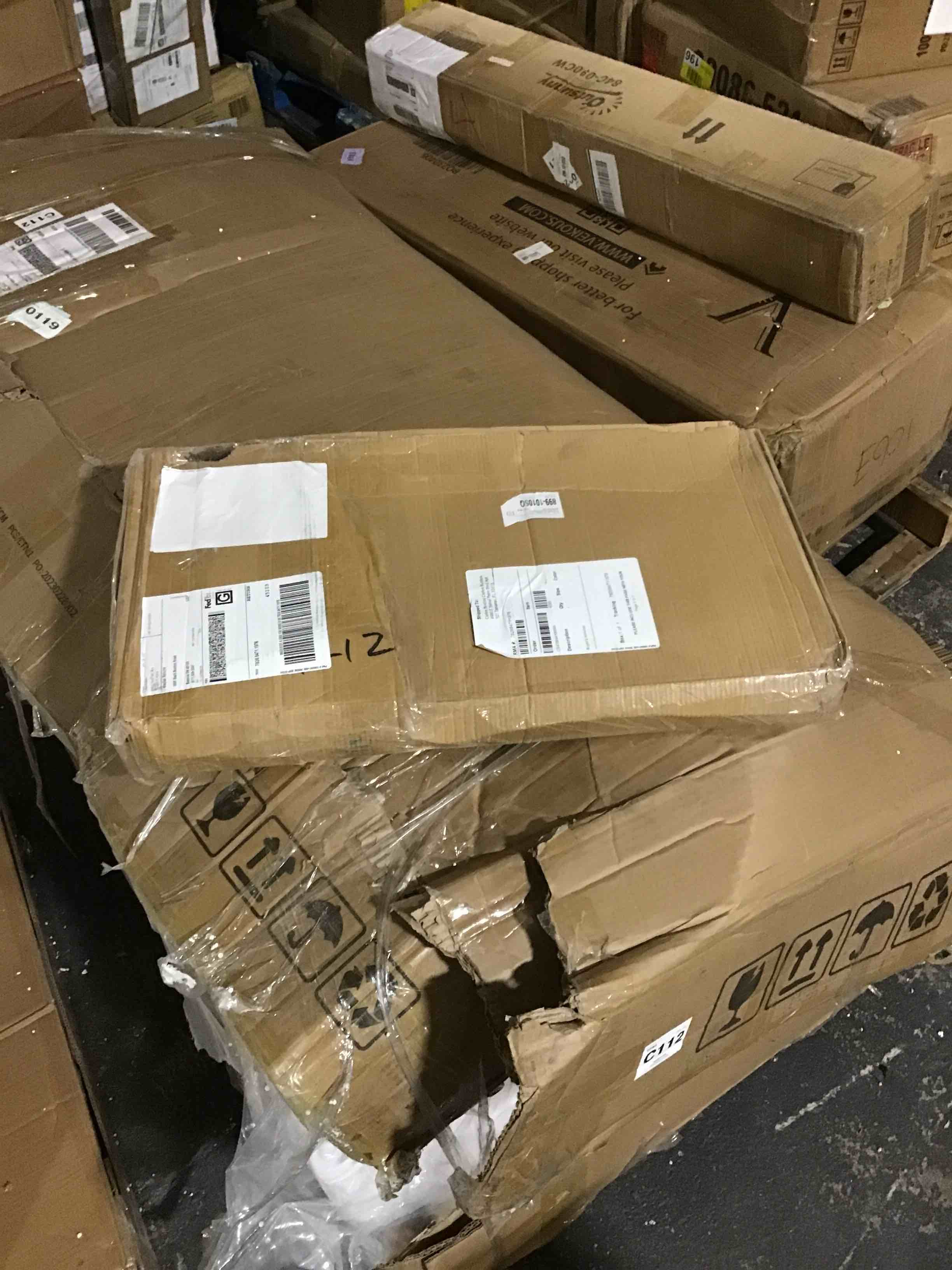https://s3.amazonaws.com/lotting-images-prod/bidfta/RED4301608_1693578500705.jpeg