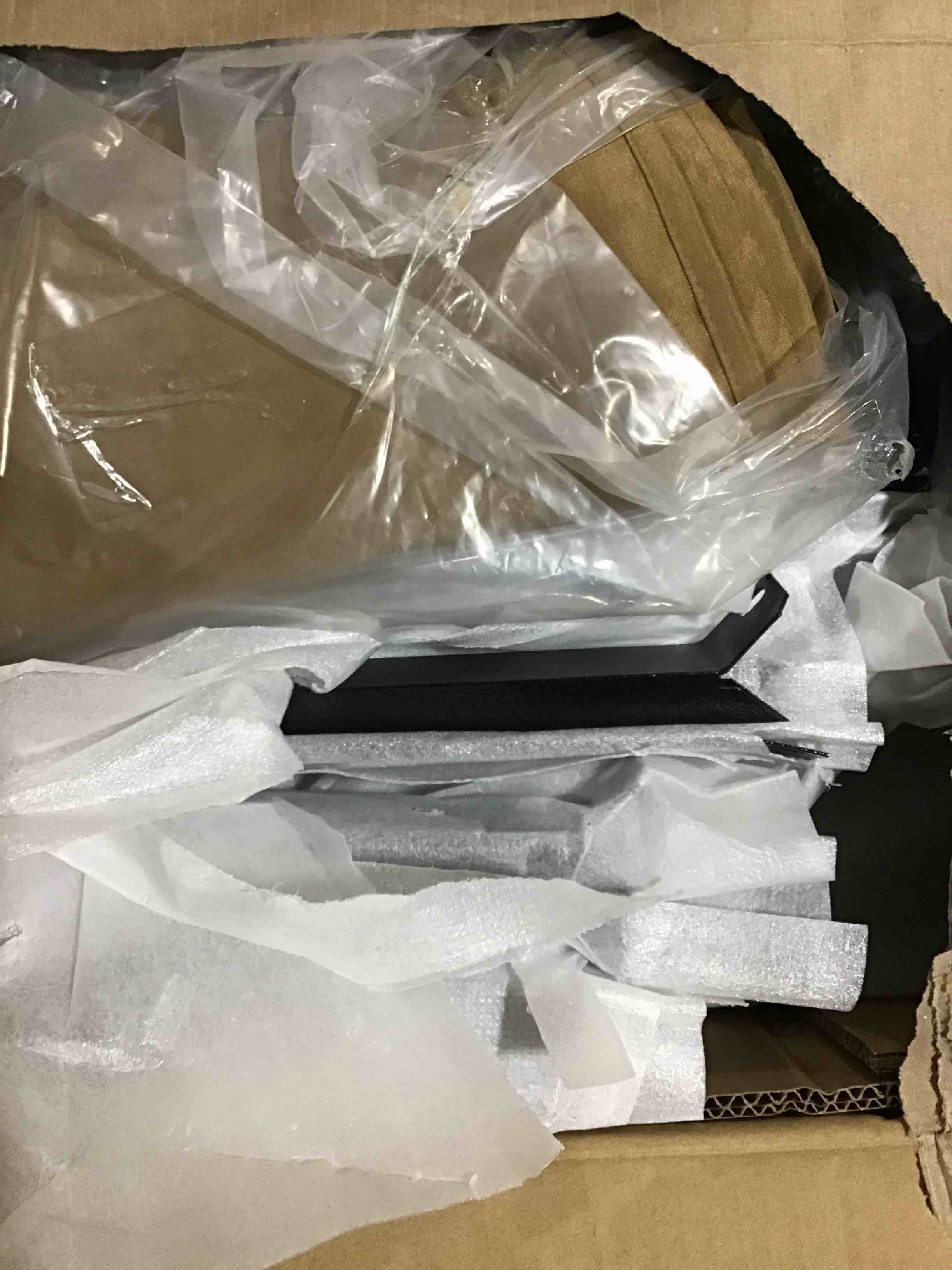 https://s3.amazonaws.com/lotting-images-prod/bidfta/RED4301687_1693926919649.jpeg