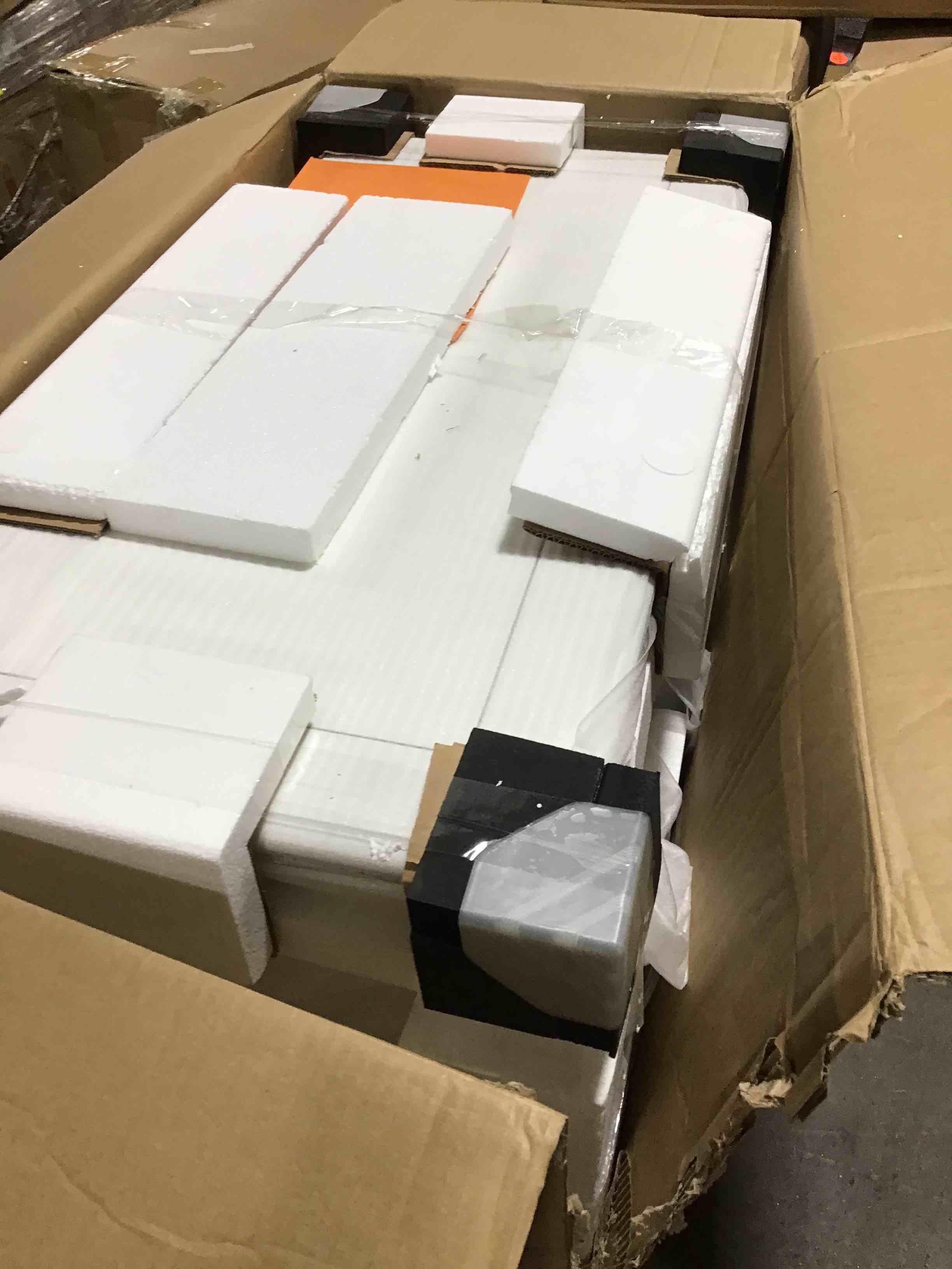https://s3.amazonaws.com/lotting-images-prod/bidfta/RED4301794_1694086944400.jpeg
