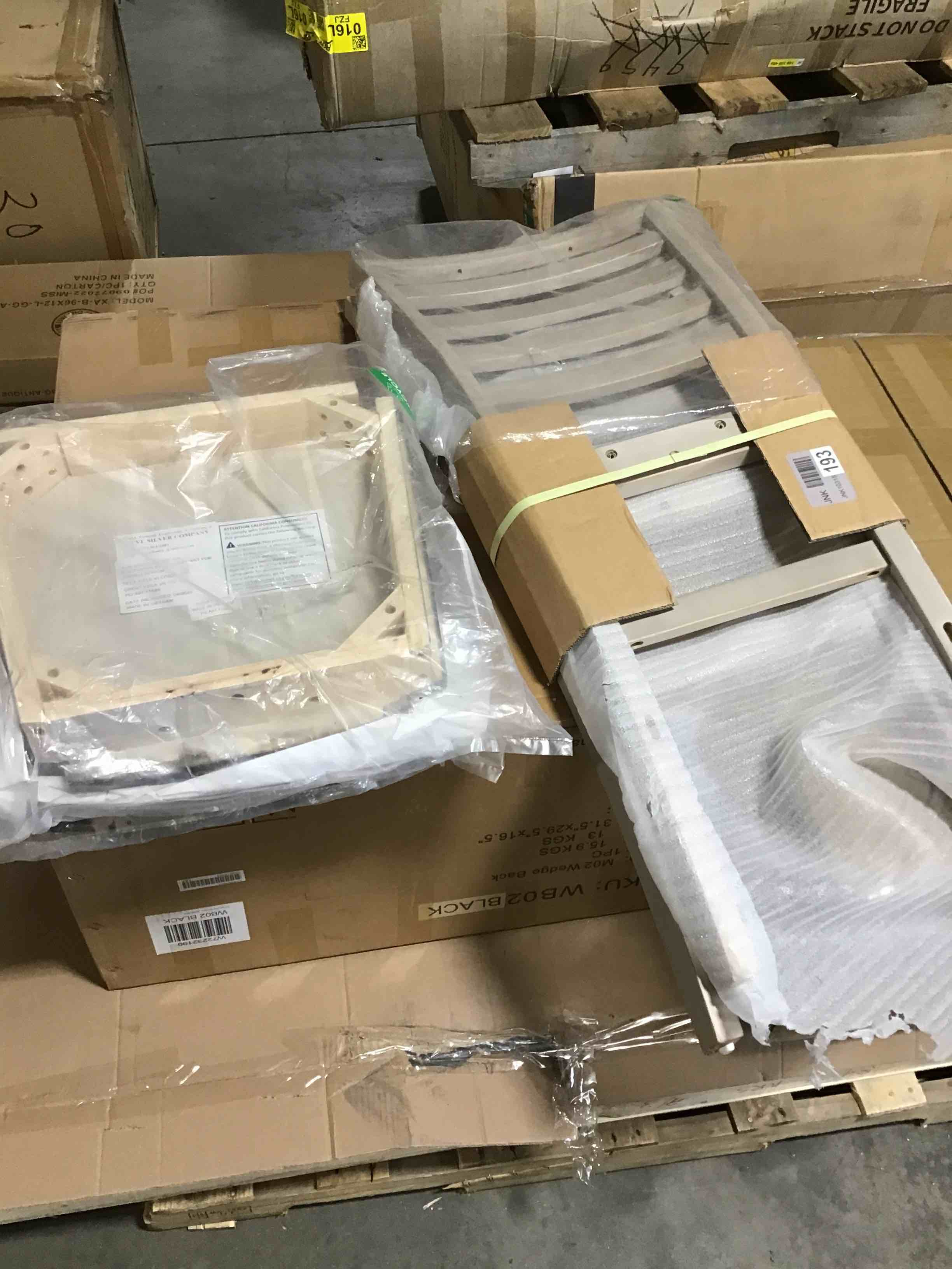 https://s3.amazonaws.com/lotting-images-prod/bidfta/RED4301904_1694195170856.jpeg