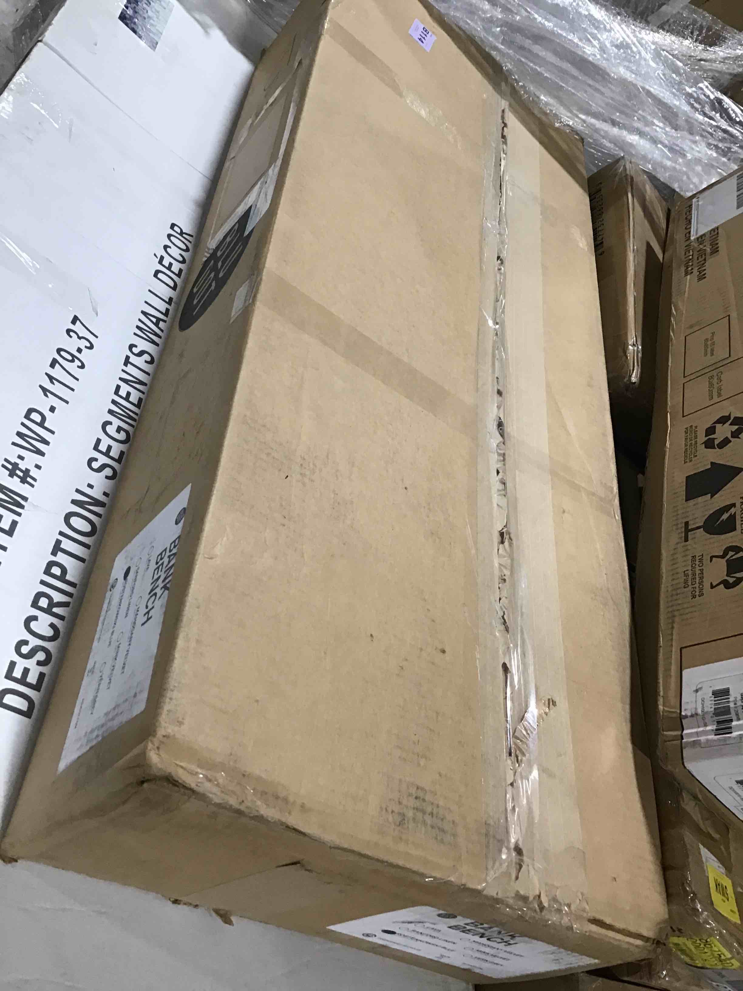 https://s3.amazonaws.com/lotting-images-prod/bidfta/RED4302830_1693489656293.jpeg