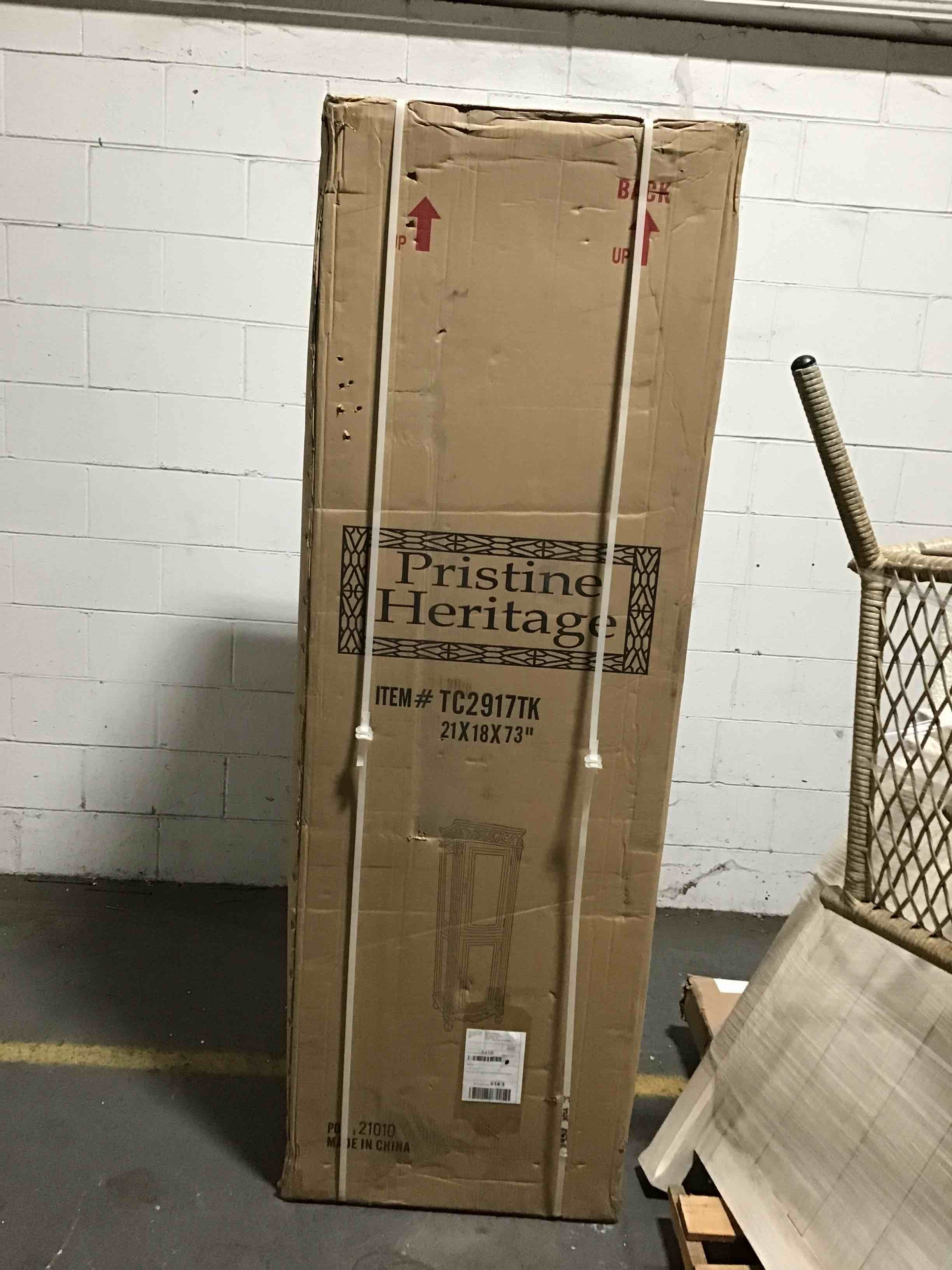 https://s3.amazonaws.com/lotting-images-prod/bidfta/RED4302902_1693572335496.jpeg