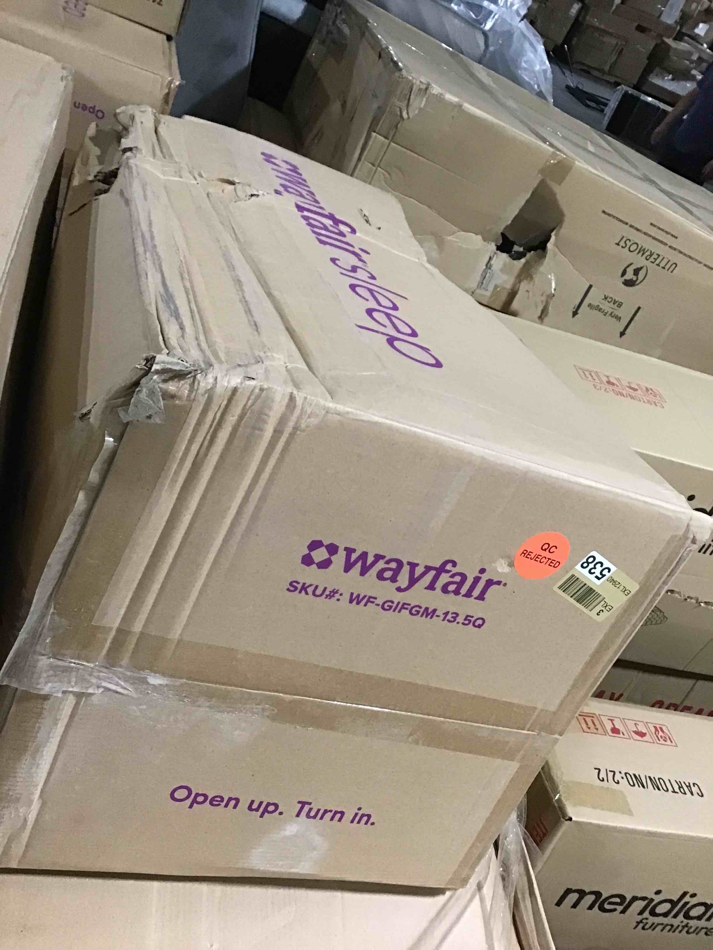 https://s3.amazonaws.com/lotting-images-prod/bidfta/RED4302926_1693575944888.jpeg