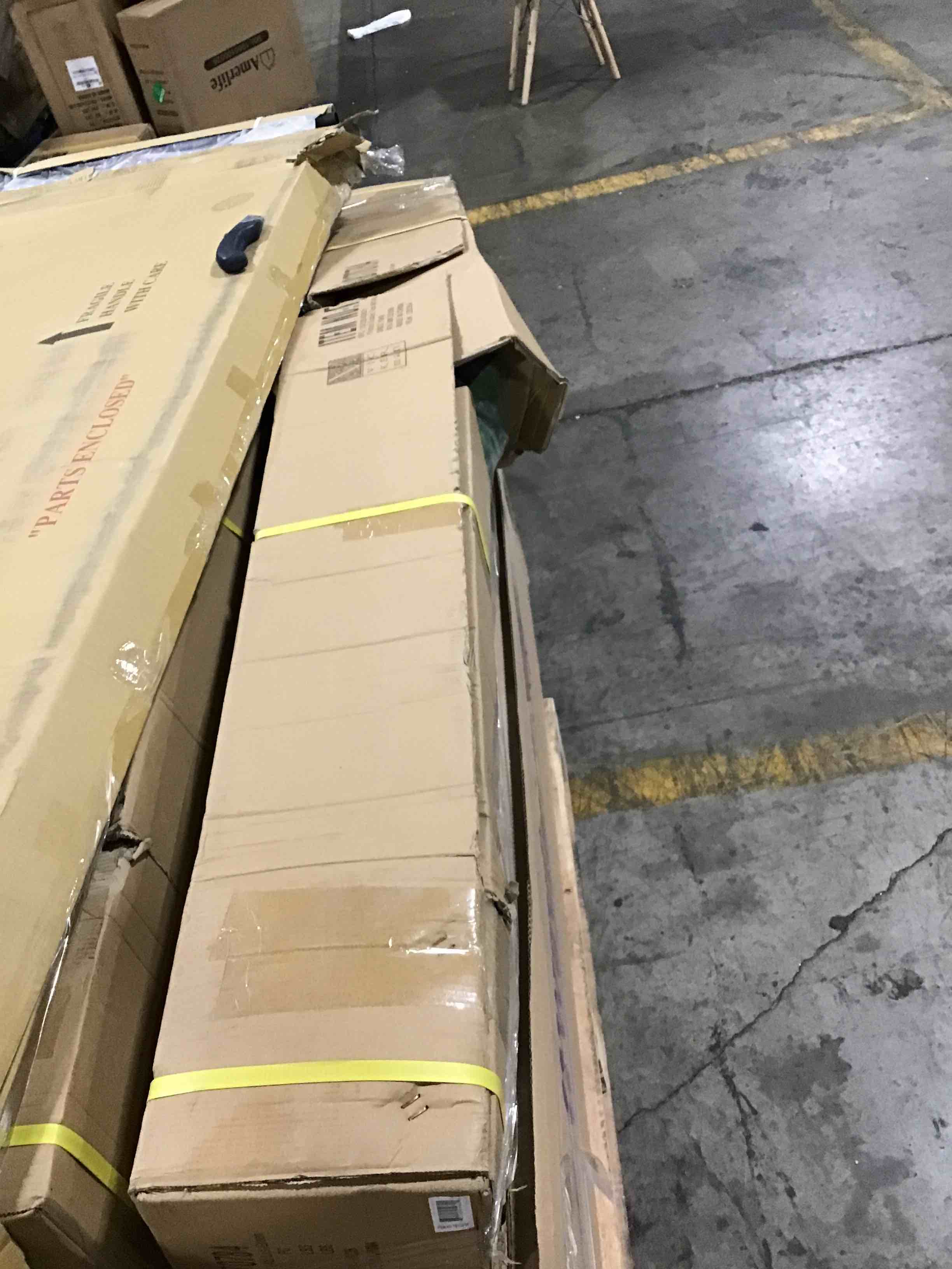 https://s3.amazonaws.com/lotting-images-prod/bidfta/RED4303087_1693915550872.jpeg