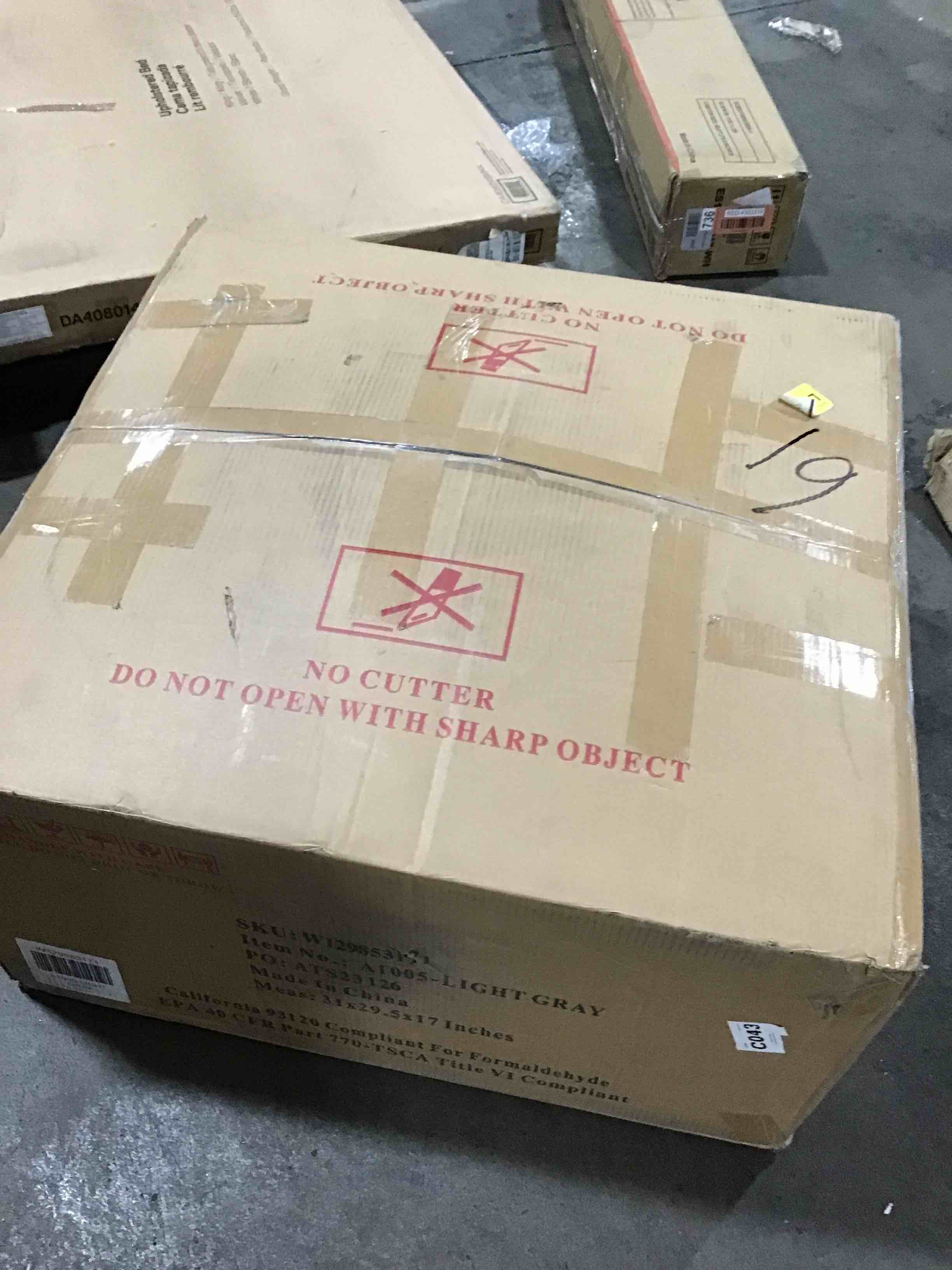 https://s3.amazonaws.com/lotting-images-prod/bidfta/RED4303313_1693921085555.jpeg