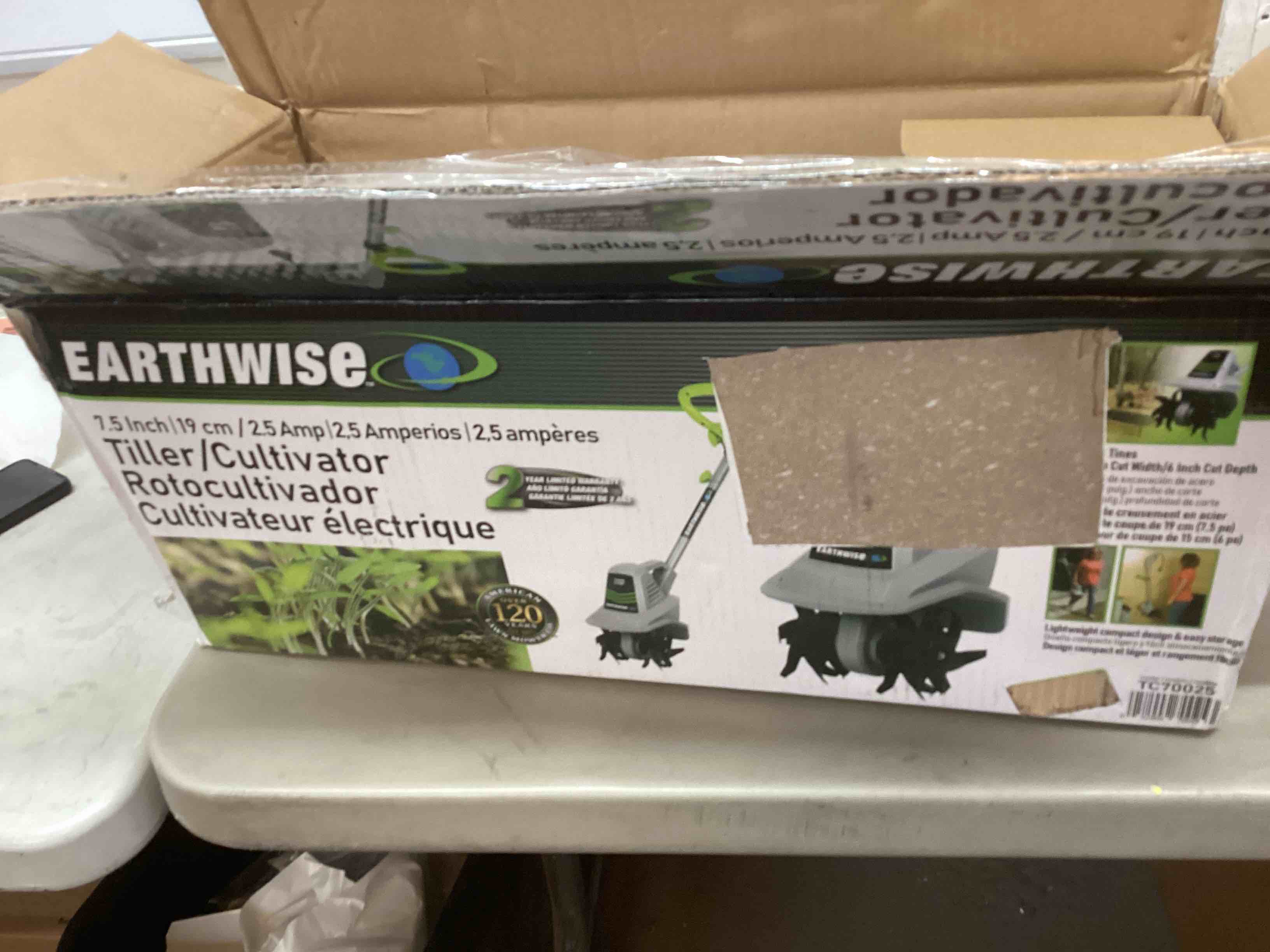https://s3.amazonaws.com/lotting-images-prod/bidfta/RED4348091_1684877140331.jpeg