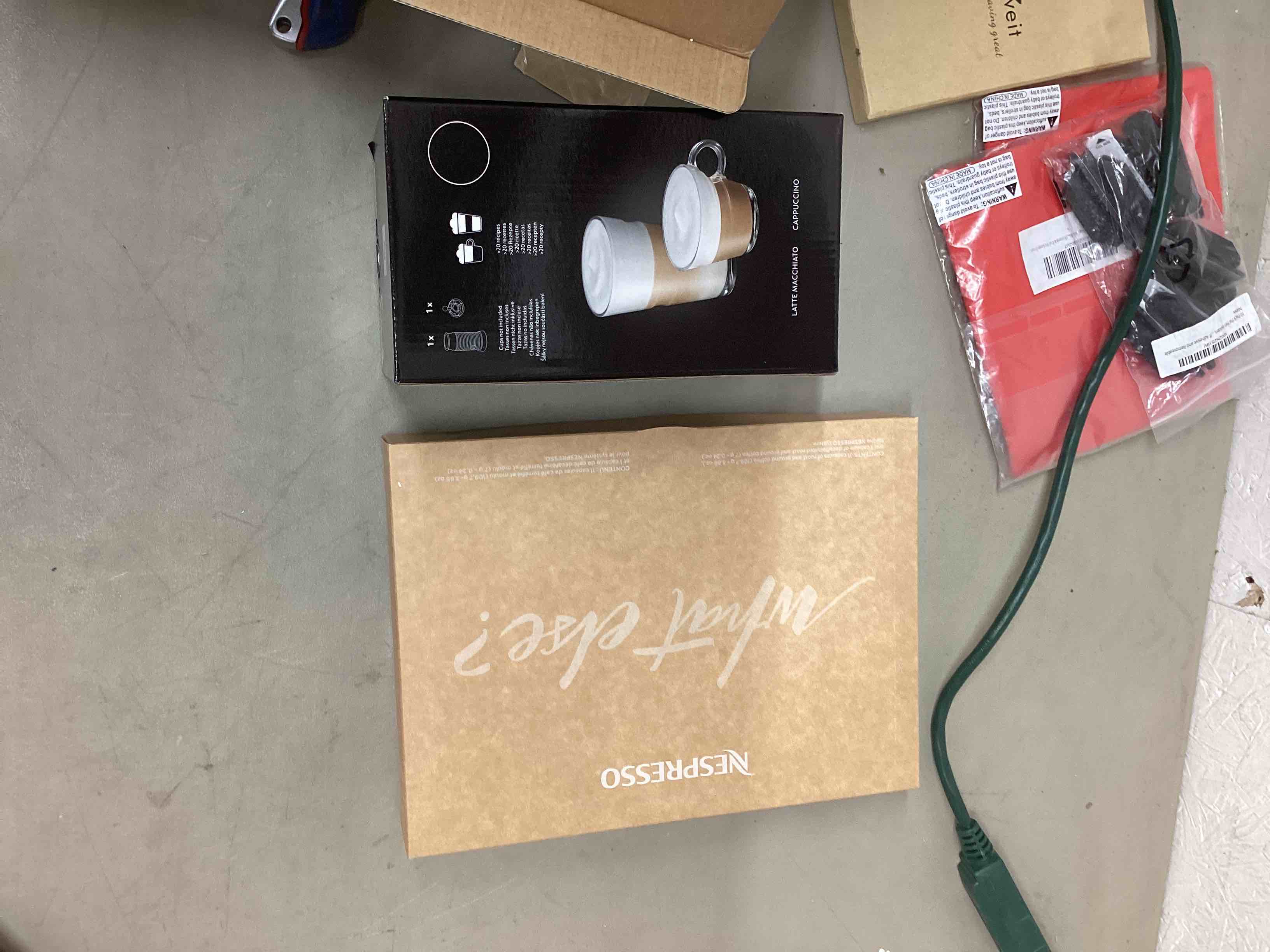 https://s3.amazonaws.com/lotting-images-prod/bidfta/RED4348092_1684877341462.jpeg