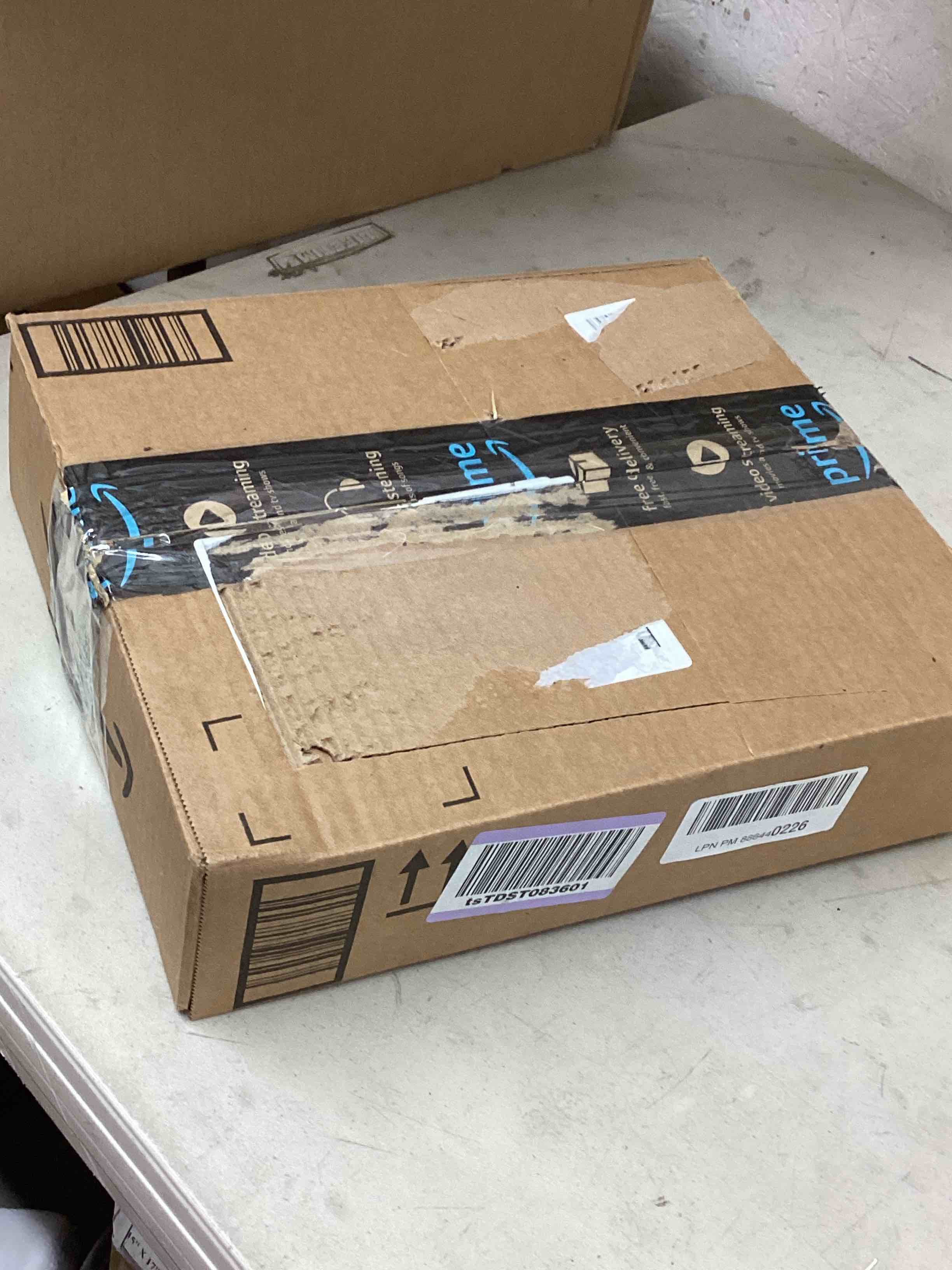https://s3.amazonaws.com/lotting-images-prod/bidfta/RED4348324_1685579591542.jpeg