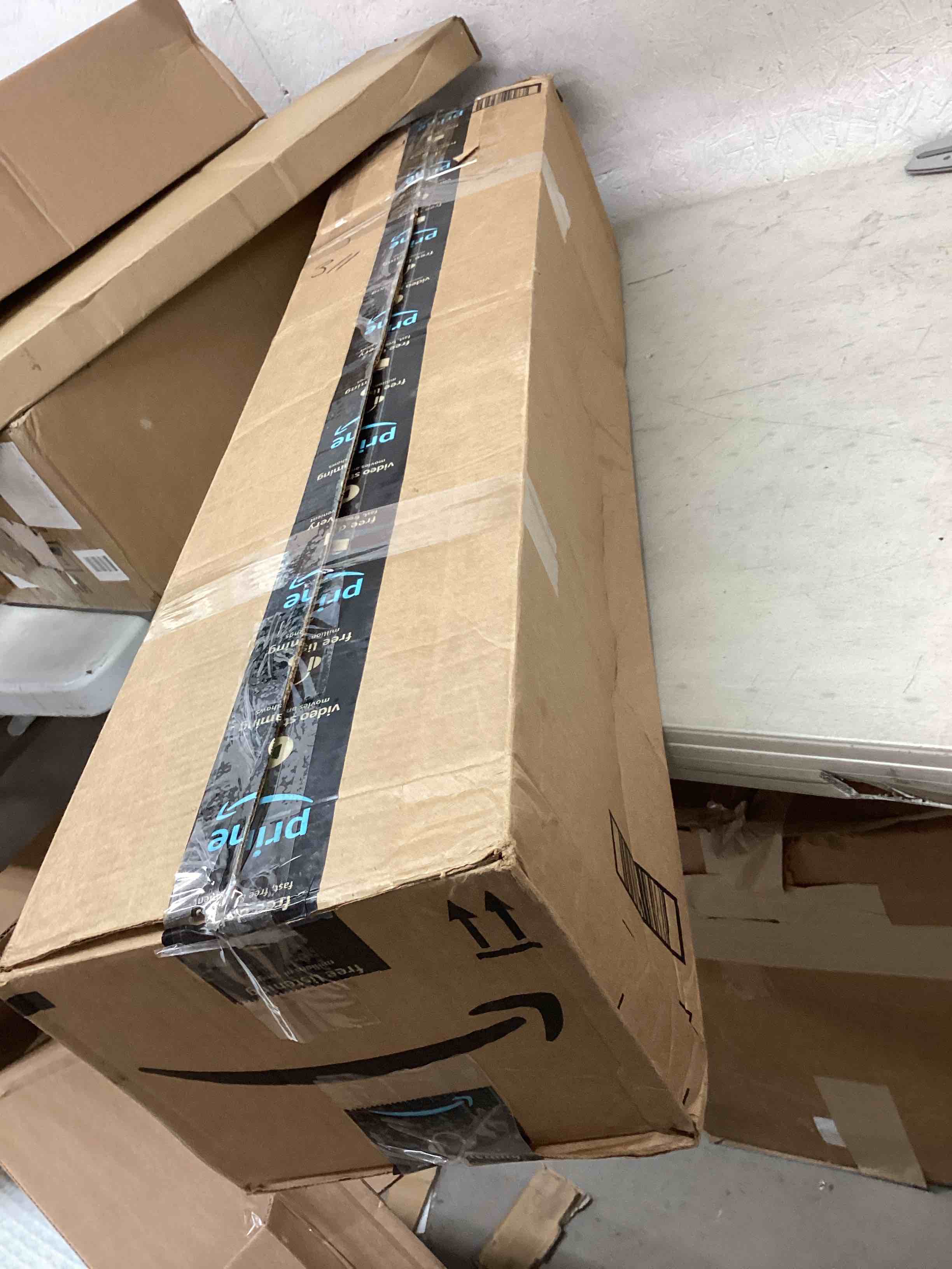 https://s3.amazonaws.com/lotting-images-prod/bidfta/RED4348328_1685580760532.jpeg