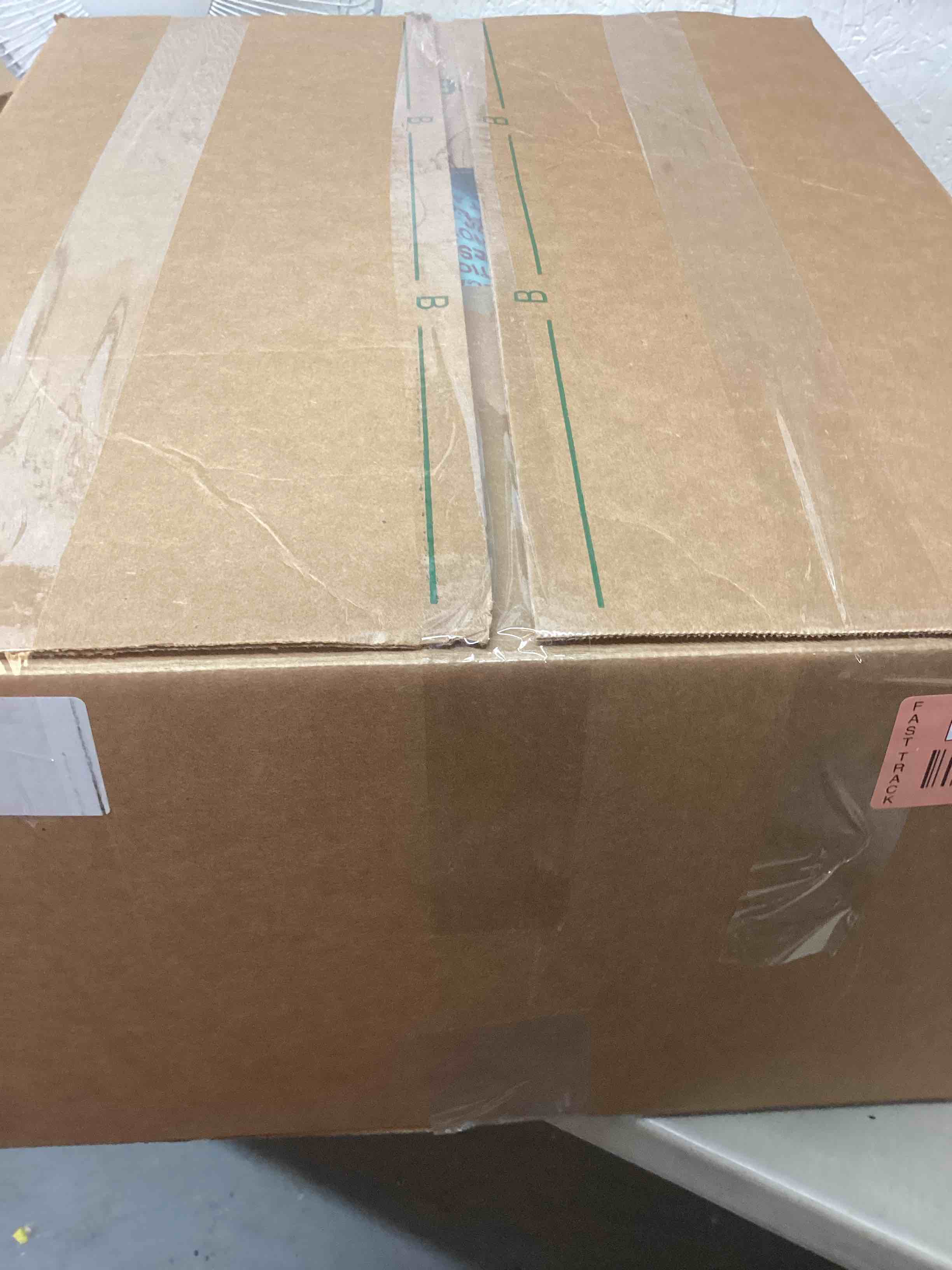 https://s3.amazonaws.com/lotting-images-prod/bidfta/RED4348513_1686087266580.jpeg