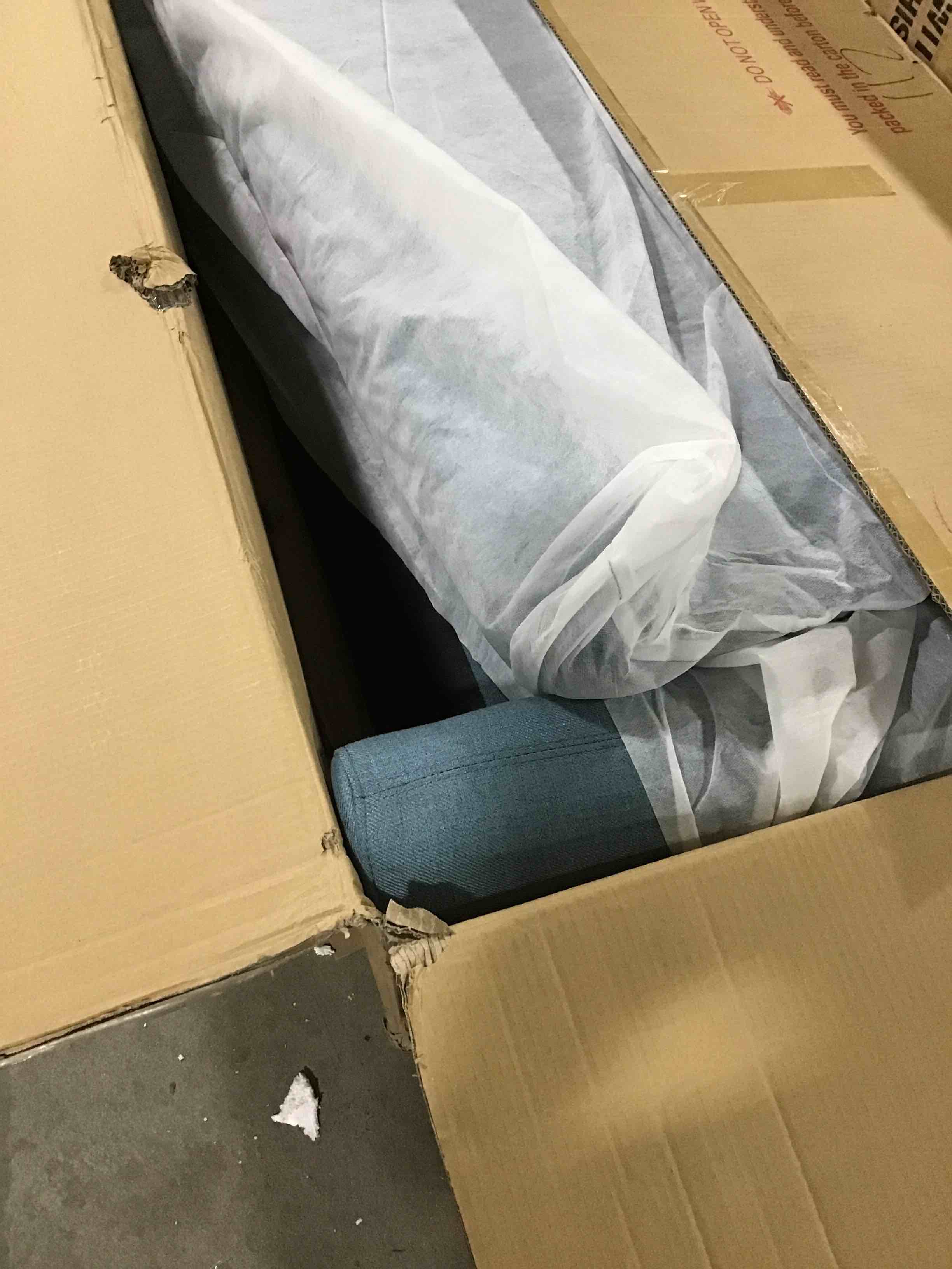 https://s3.amazonaws.com/lotting-images-prod/bidfta/RED4388573_1685188119012.jpeg