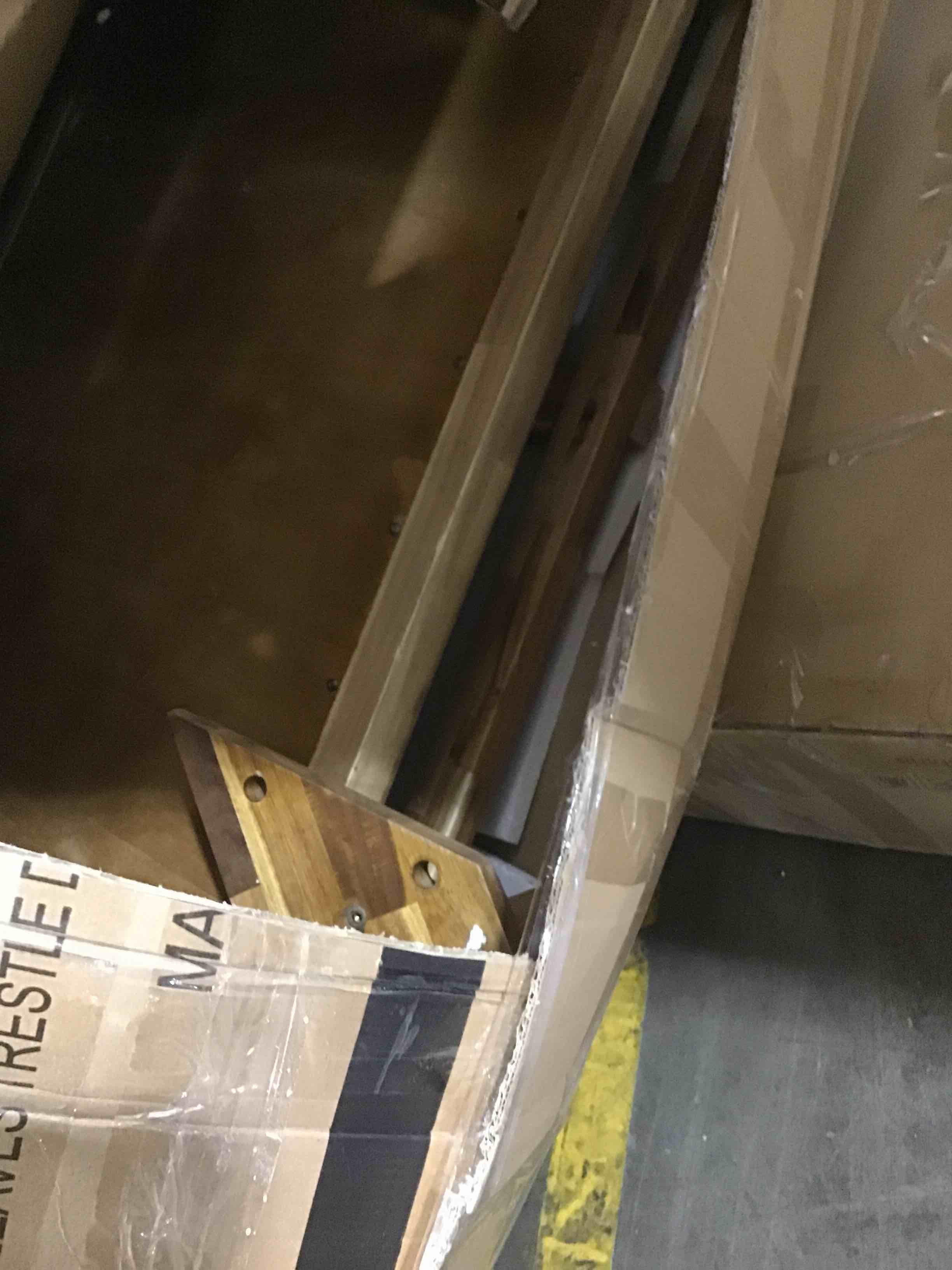 https://s3.amazonaws.com/lotting-images-prod/bidfta/RED4388620_1685450773936.jpeg