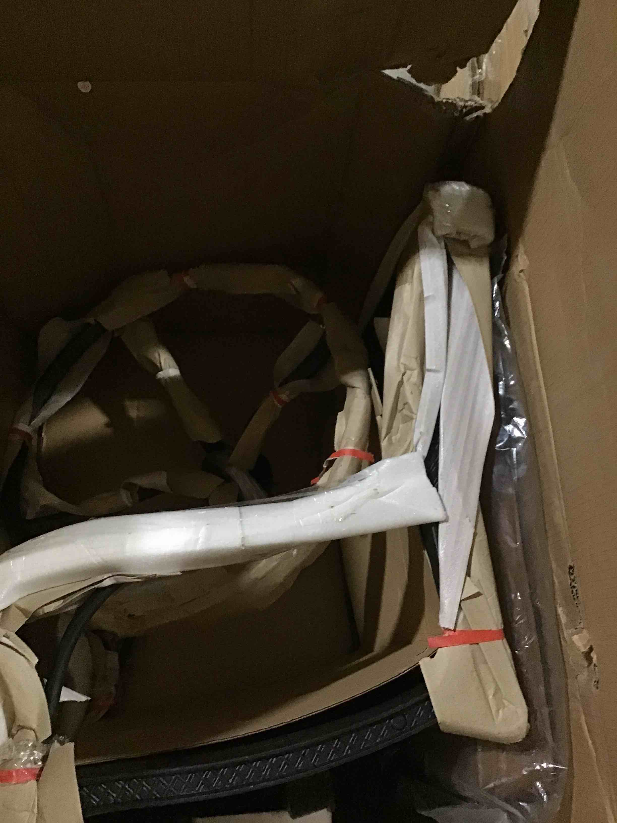 https://s3.amazonaws.com/lotting-images-prod/bidfta/RED4388996_1685977897411.jpeg