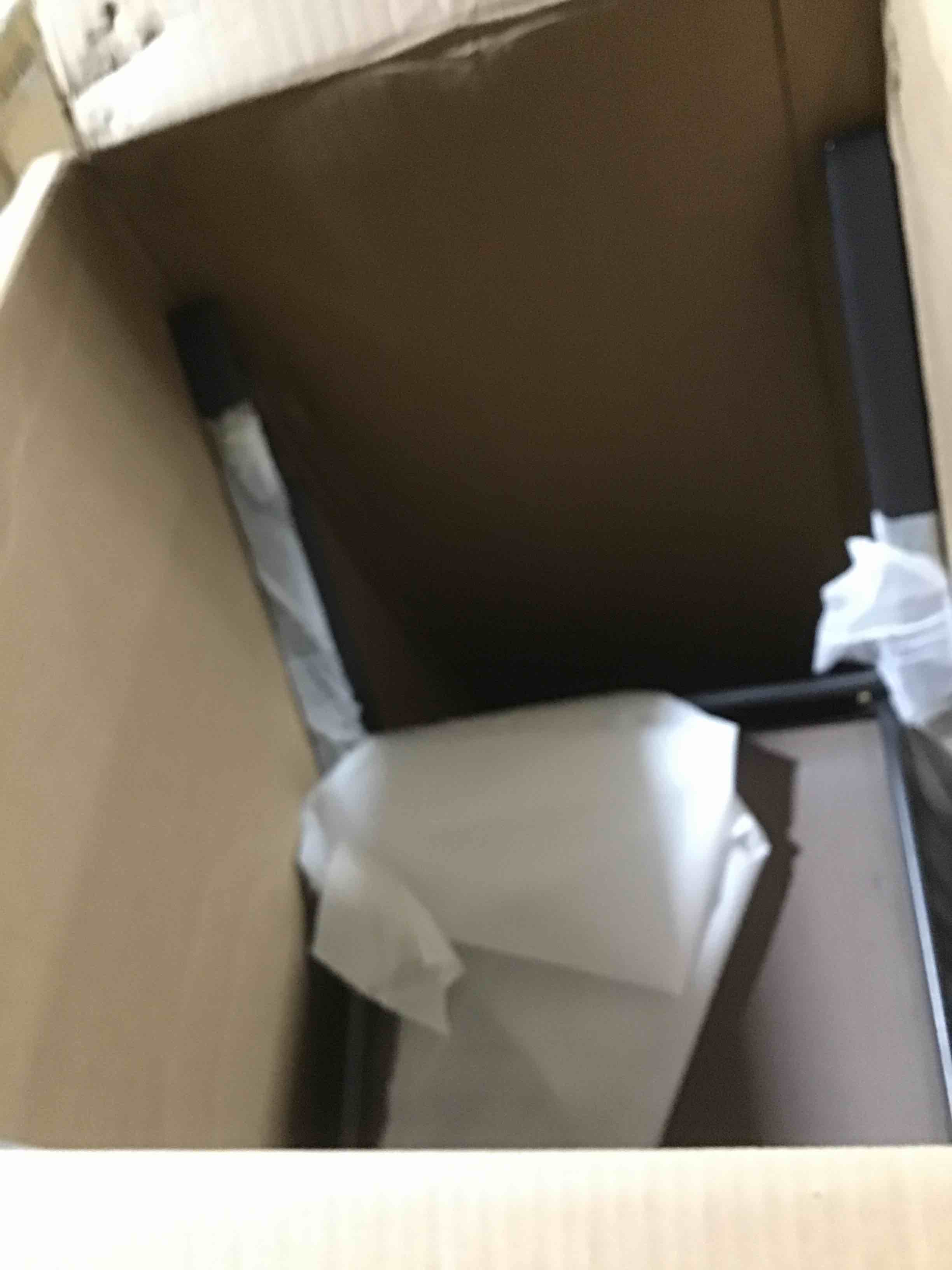 https://s3.amazonaws.com/lotting-images-prod/bidfta/RED4389270_1686400851099.jpeg