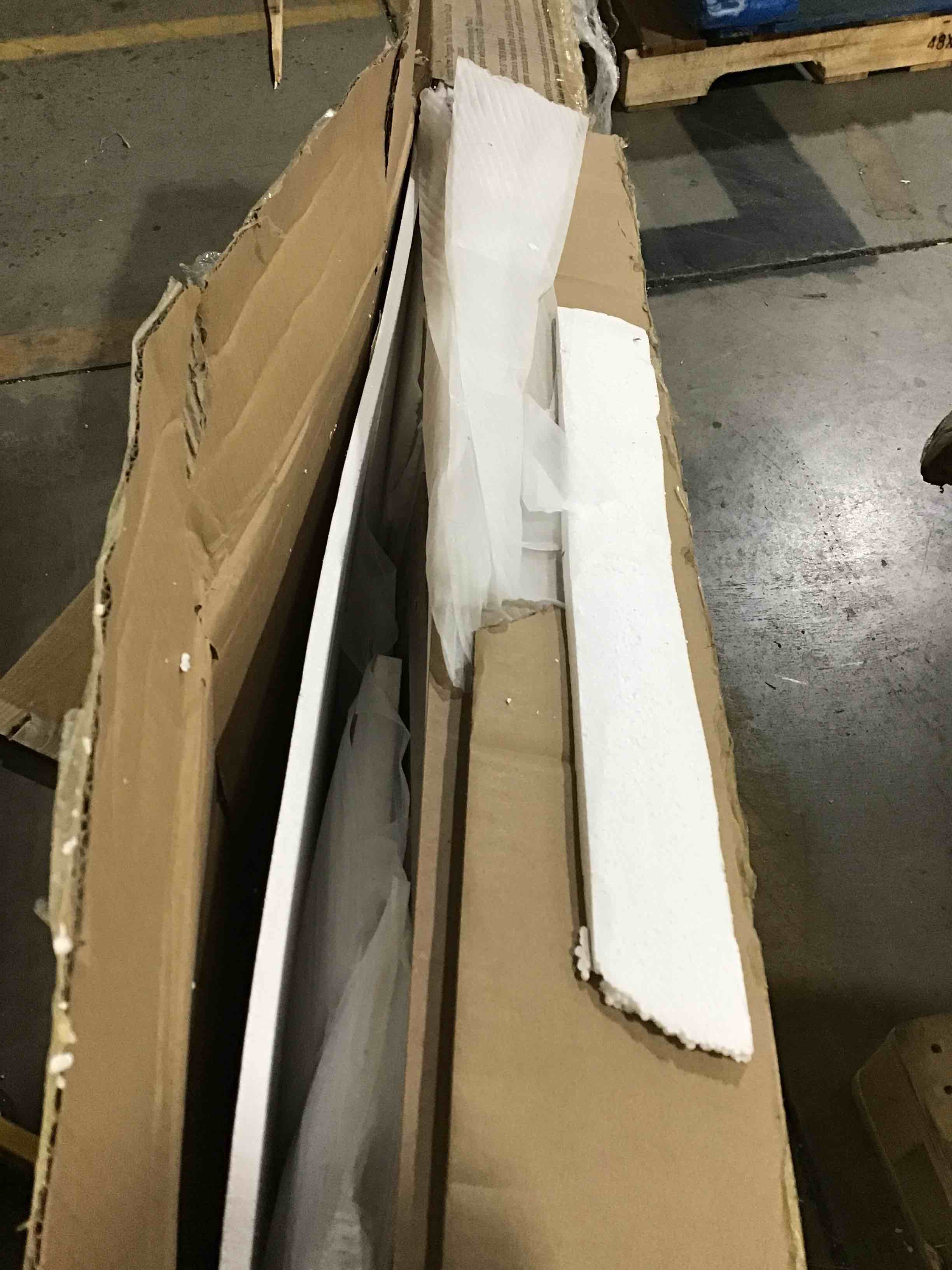 https://s3.amazonaws.com/lotting-images-prod/bidfta/RED4394017_1679316145780.jpeg
