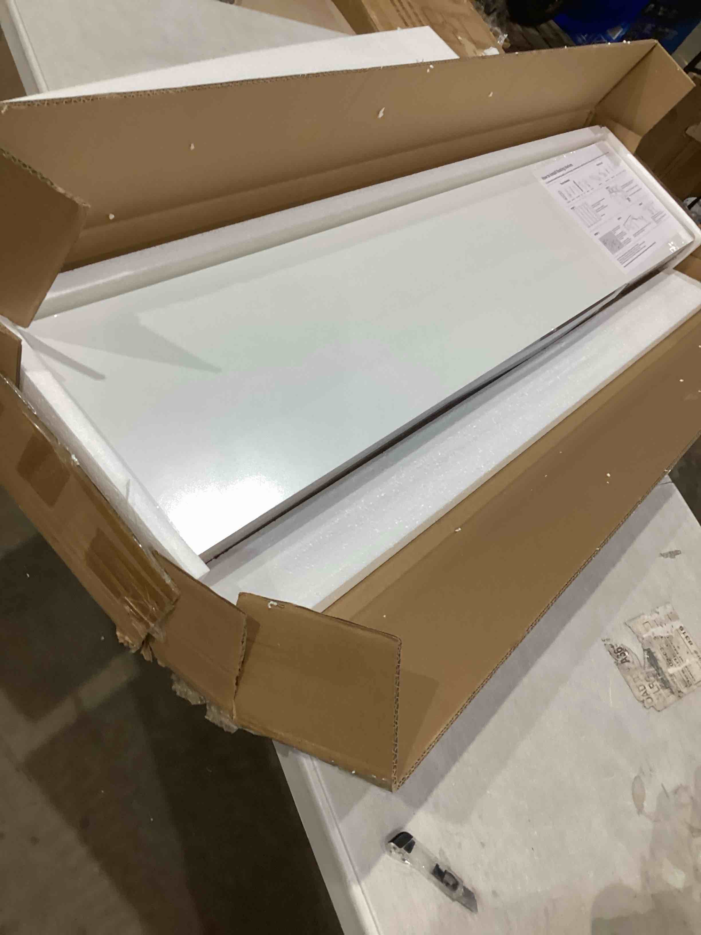 https://s3.amazonaws.com/lotting-images-prod/bidfta/RED4410790_1750434041753.jpeg