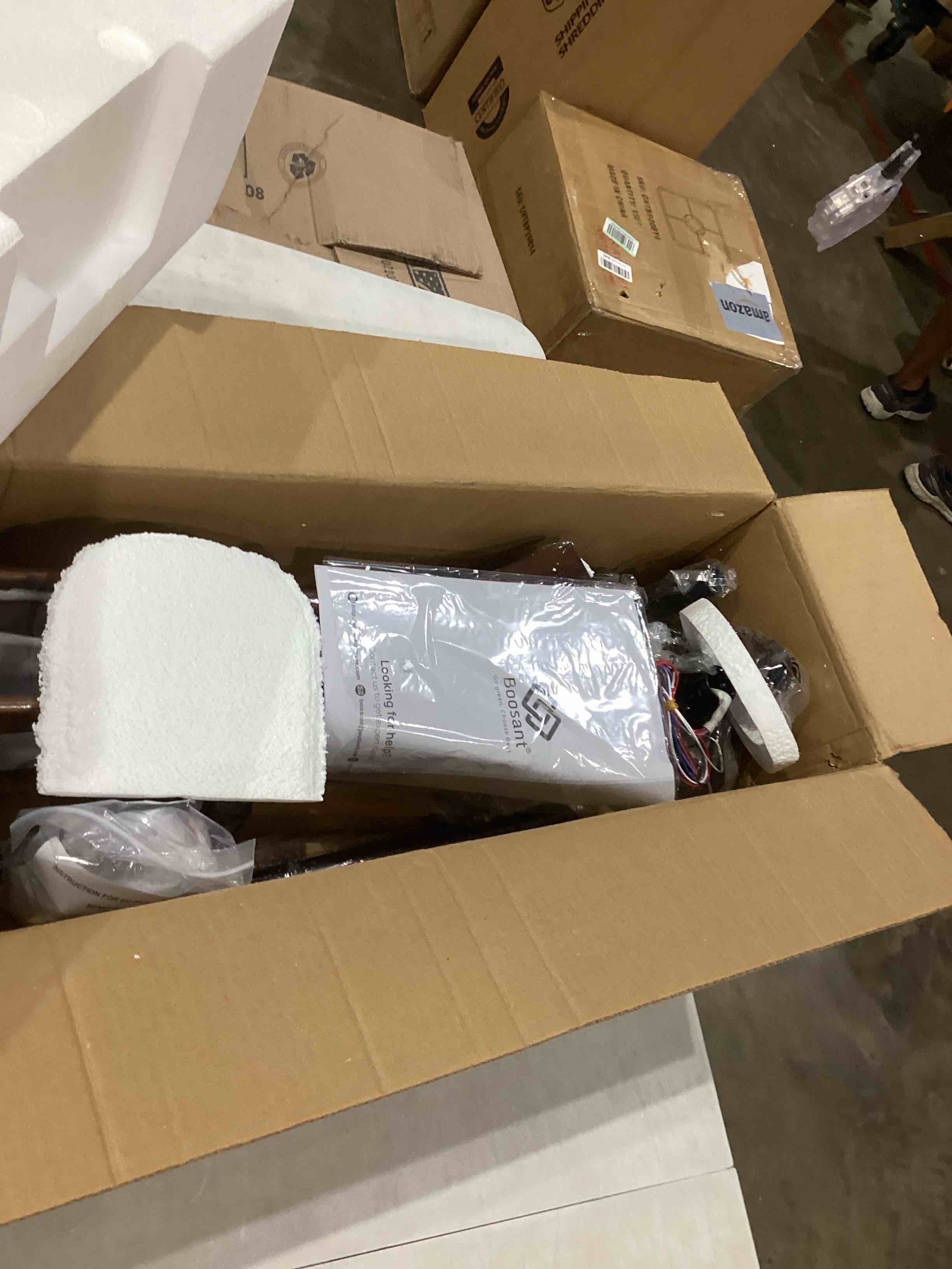 https://s3.amazonaws.com/lotting-images-prod/bidfta/RED4410826_1750446386227.jpeg