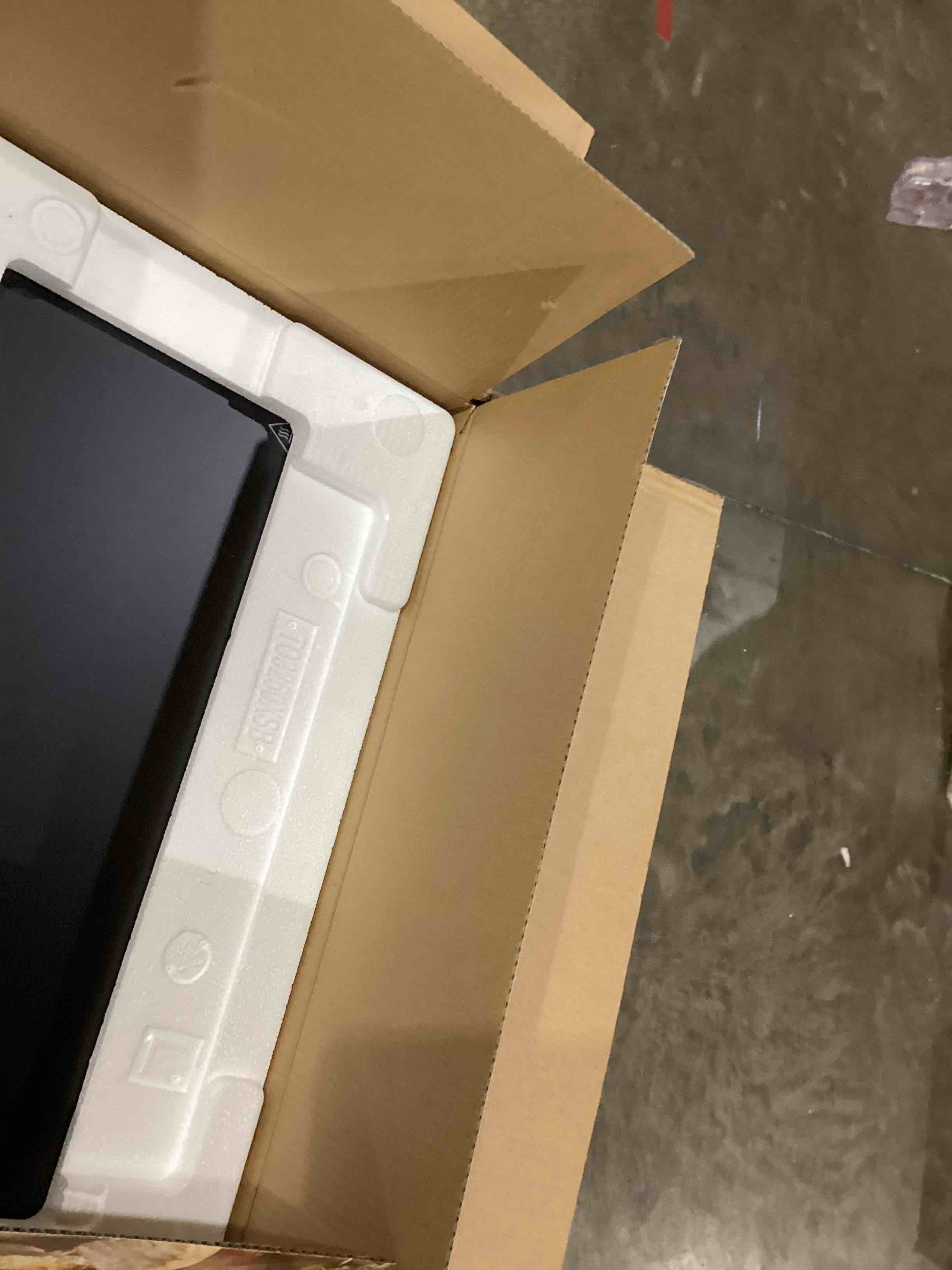 https://s3.amazonaws.com/lotting-images-prod/bidfta/RED4410879_1750700859910.jpeg