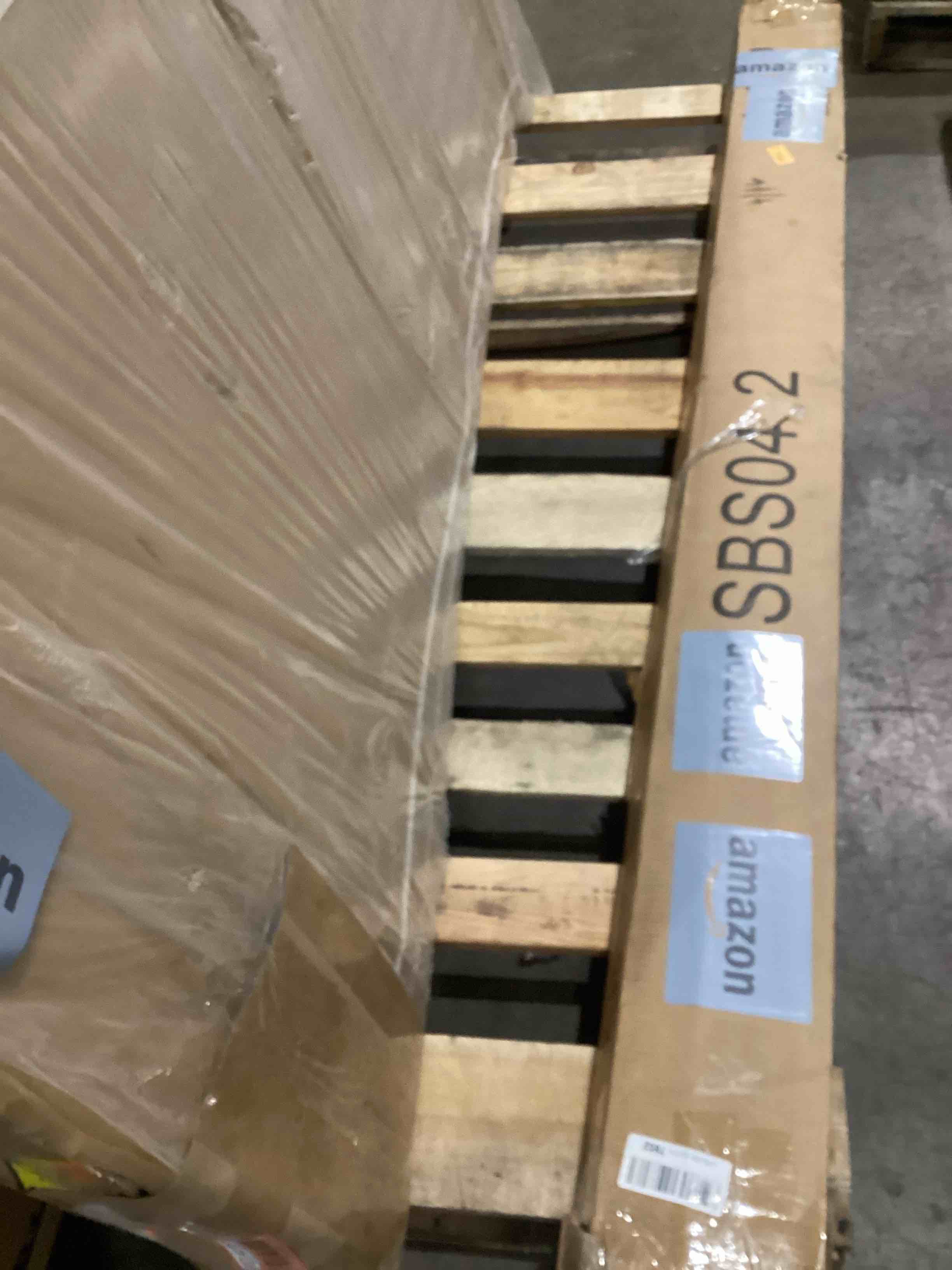 https://s3.amazonaws.com/lotting-images-prod/bidfta/RED4410880_1750693260580.jpeg