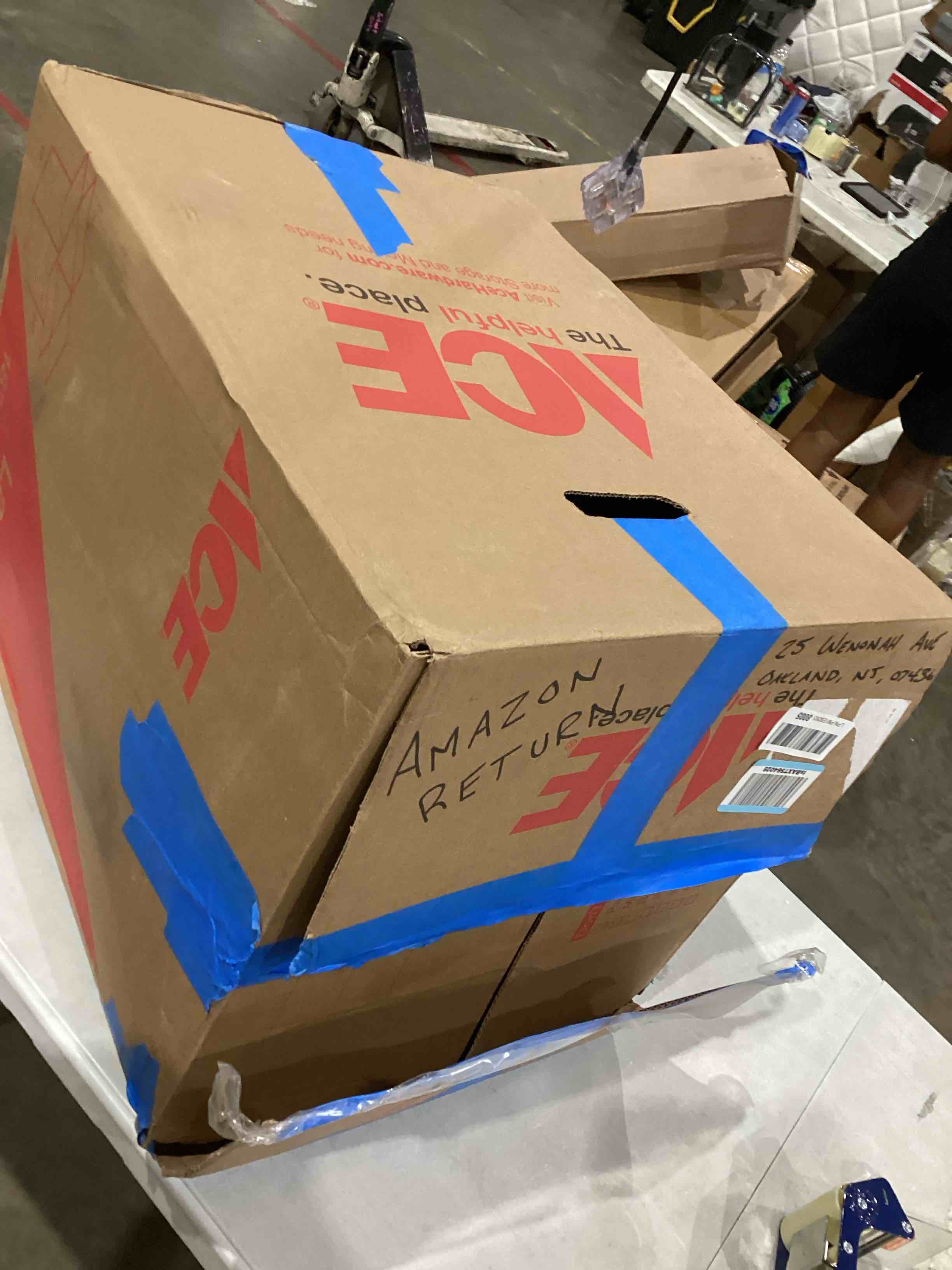 https://s3.amazonaws.com/lotting-images-prod/bidfta/RED4410915_1750704052291.jpeg