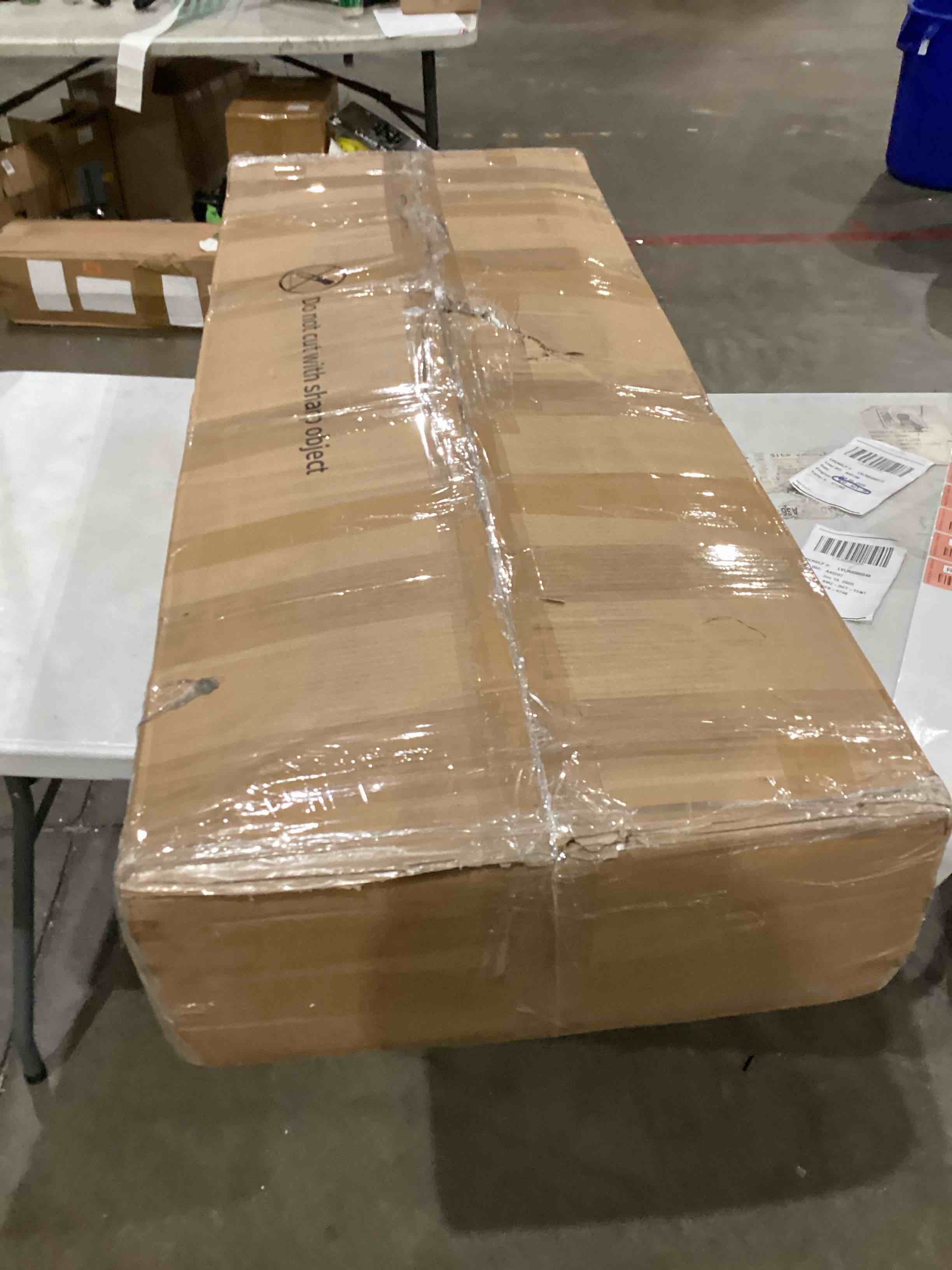 https://s3.amazonaws.com/lotting-images-prod/bidfta/RED4410984_1750786426991.jpeg